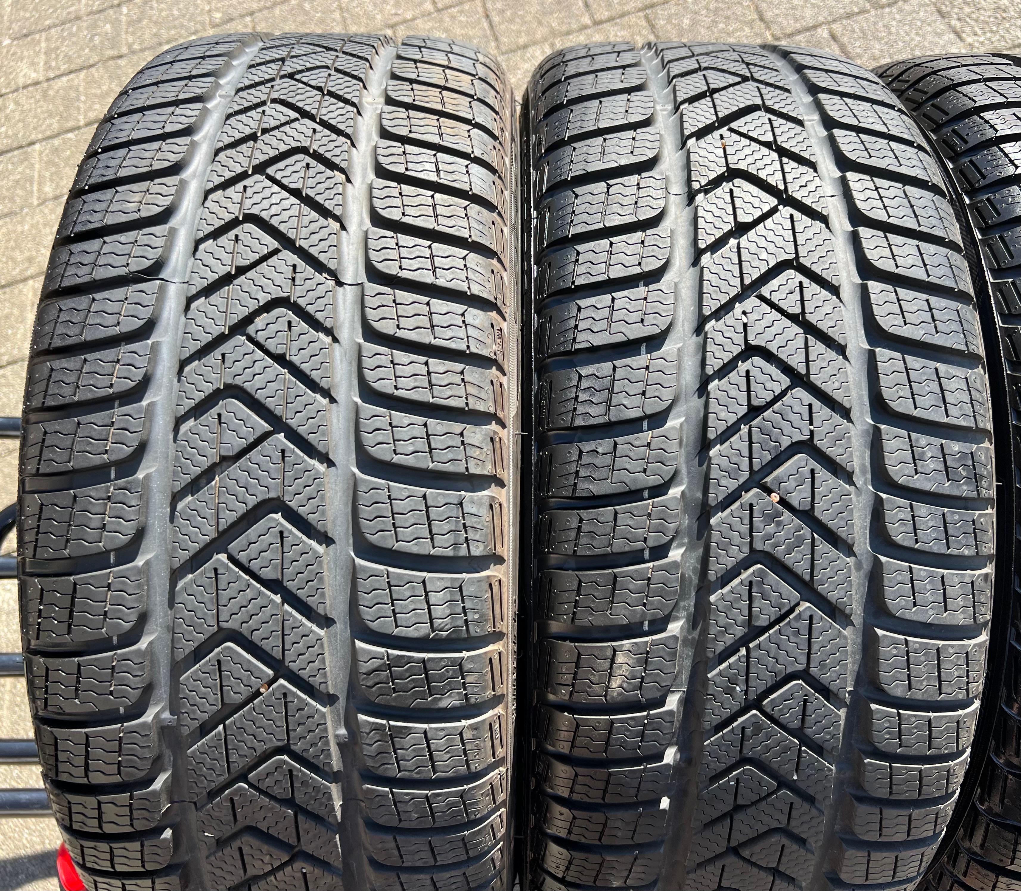 4 RUOTE IN LEGA ORIGINALI DA 19" PER INVERNO AUDI RS3 8Y 8Y0601025BT 235/35R19 91V PIRELLI RDKS