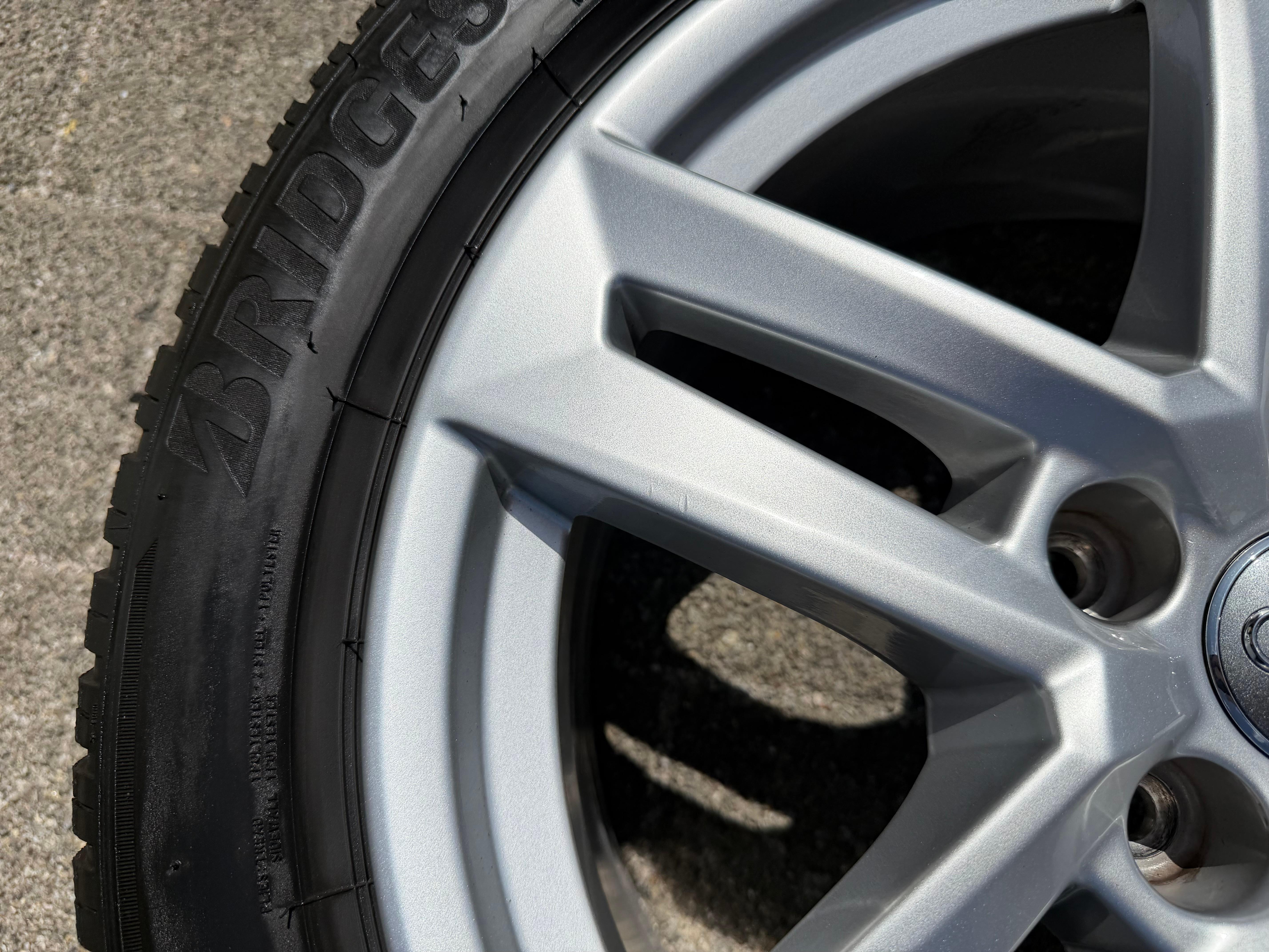 4 Original 17" Alu Winterräder Audi A4 B9 8W 8W0601025P 225/50R17 98H Bridgestone