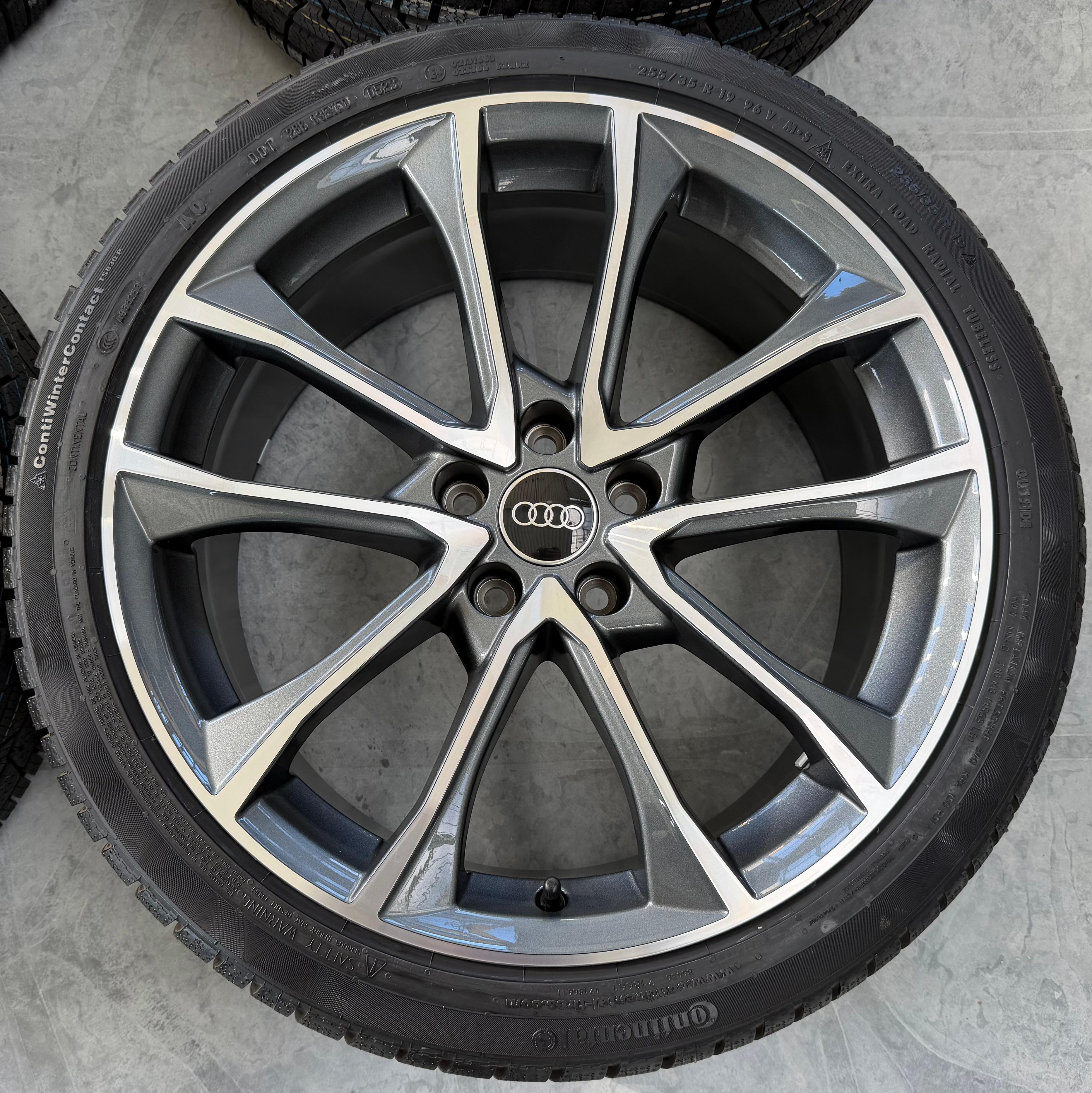 4 Original 19" Alu Winterräder Audi A4 S4 8W B9 8W0601025BF 255/35R19 96V NEU