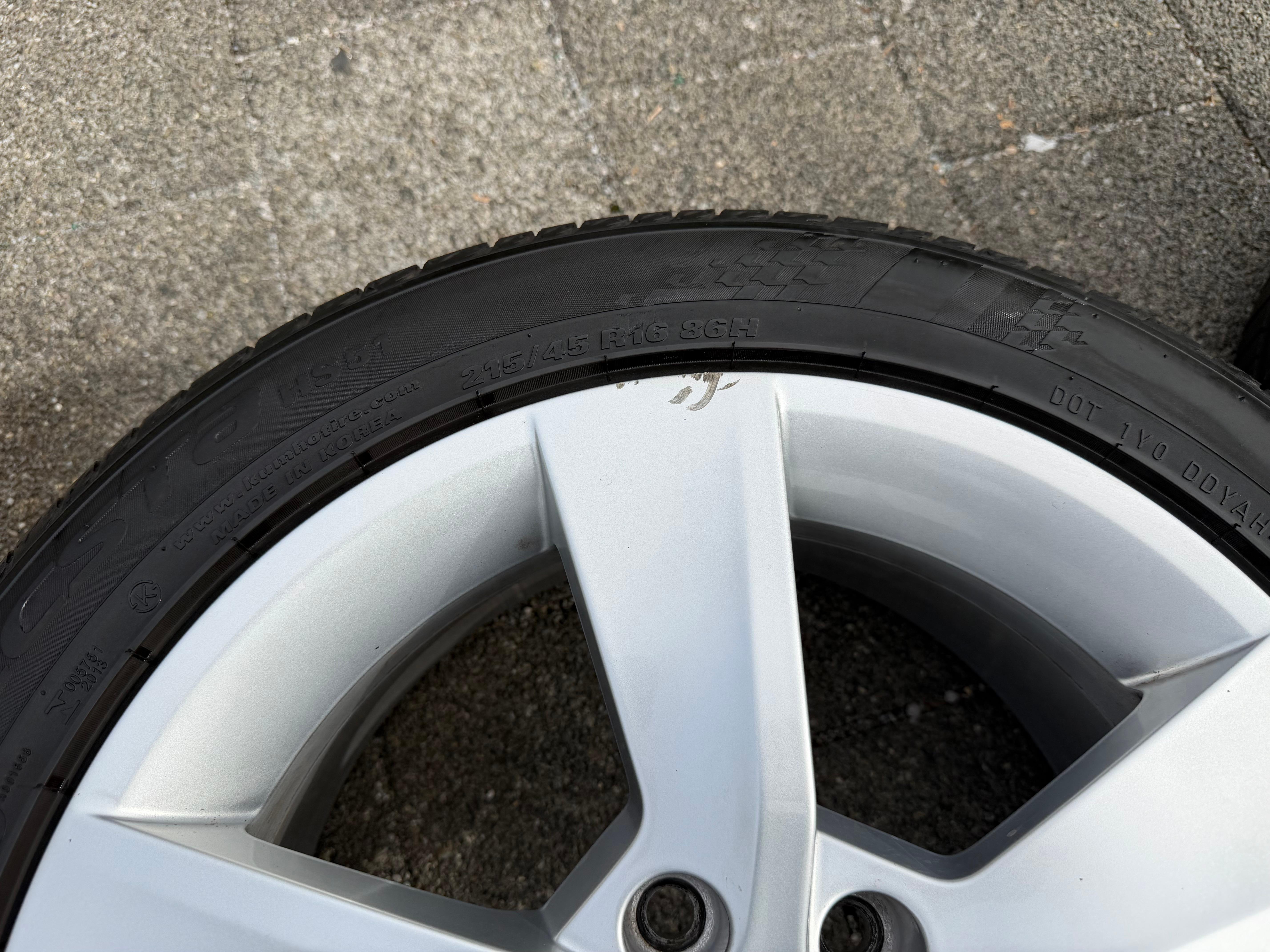 4 ruote estive in lega originali da 16" per Skoda Fabia 3 215/45R16 86H 5JA601025AD