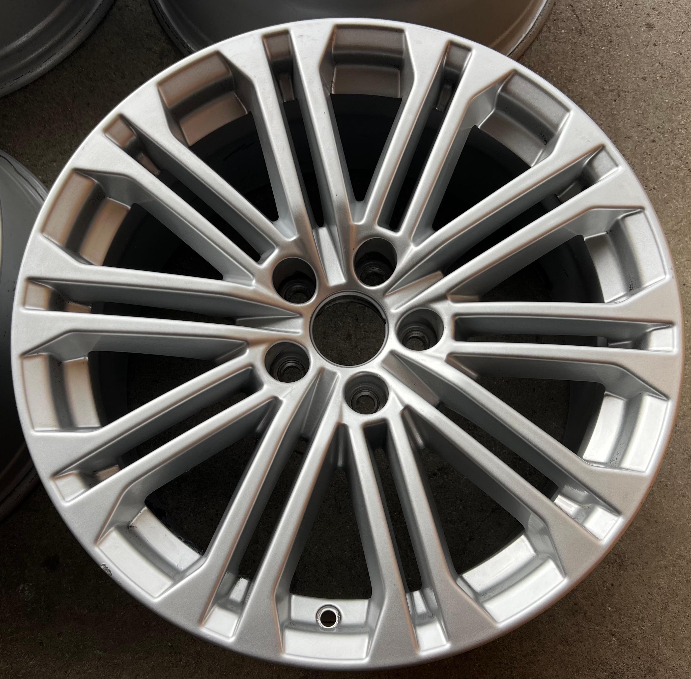4 ORIGINAL 18" ALUFELGEN AUDI A5 S5 F9 8W 8W0601025EE 8x18 ET31 FREIHAUS