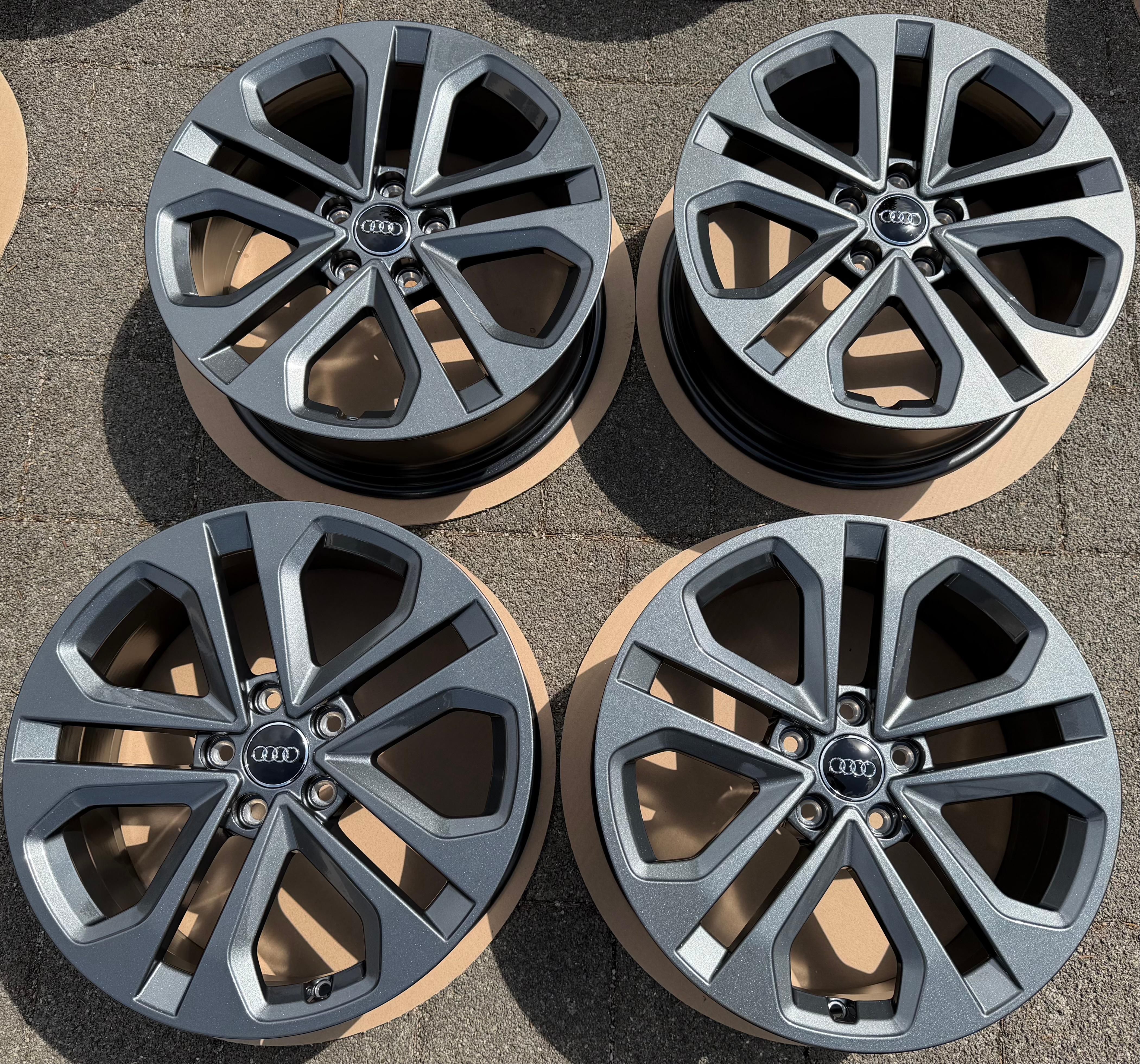 4 ORIGINAL 18" ALUFELGEN AUDI A3 S3 8Y 8Y0601025CM 7,5x18 E51 NEU FREIHAUS