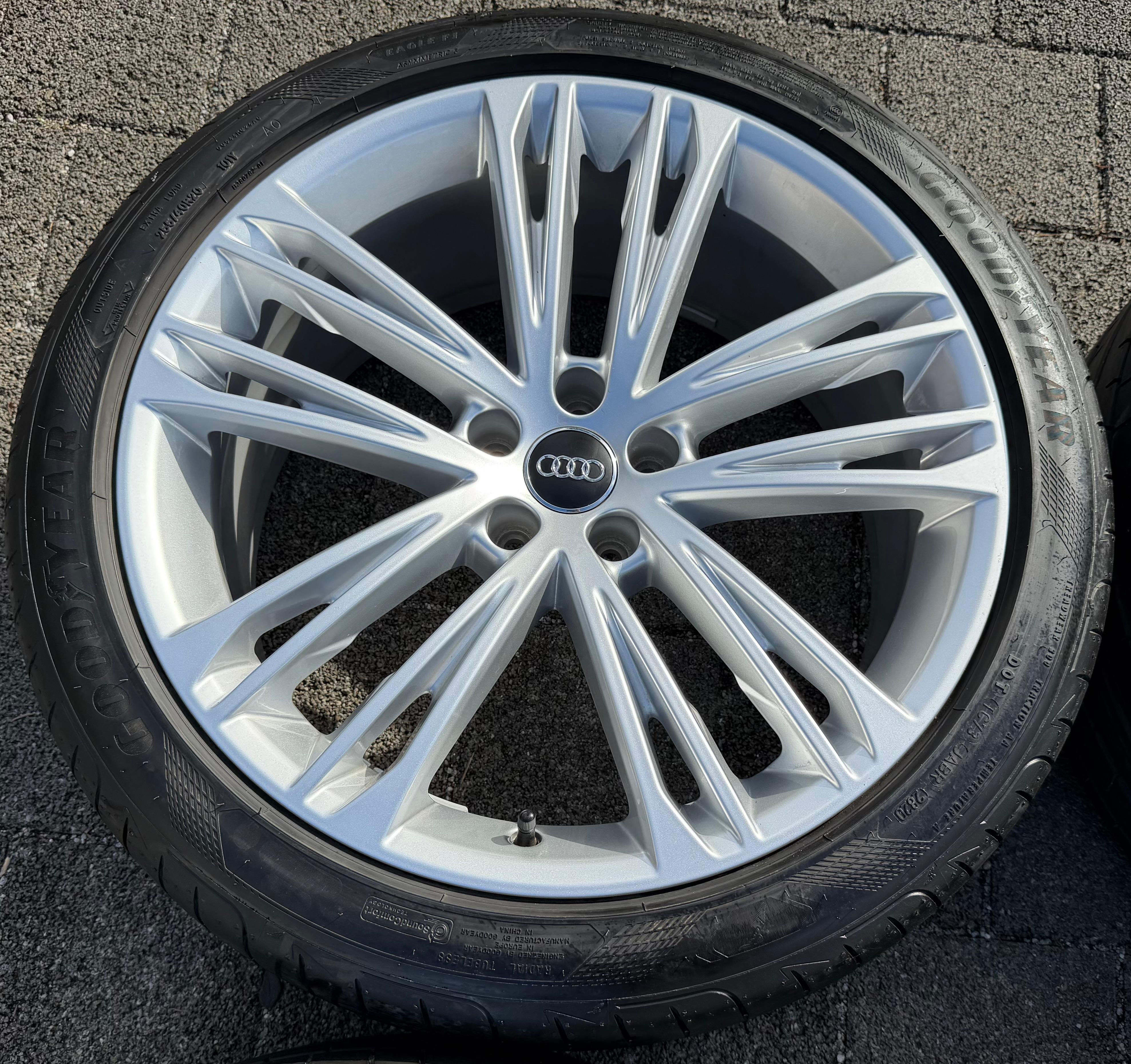 4 ruote estive in lega originali da 20" Audi A7 S7 4K F2 4K8601025F 255/40R20 101Y Goodyear