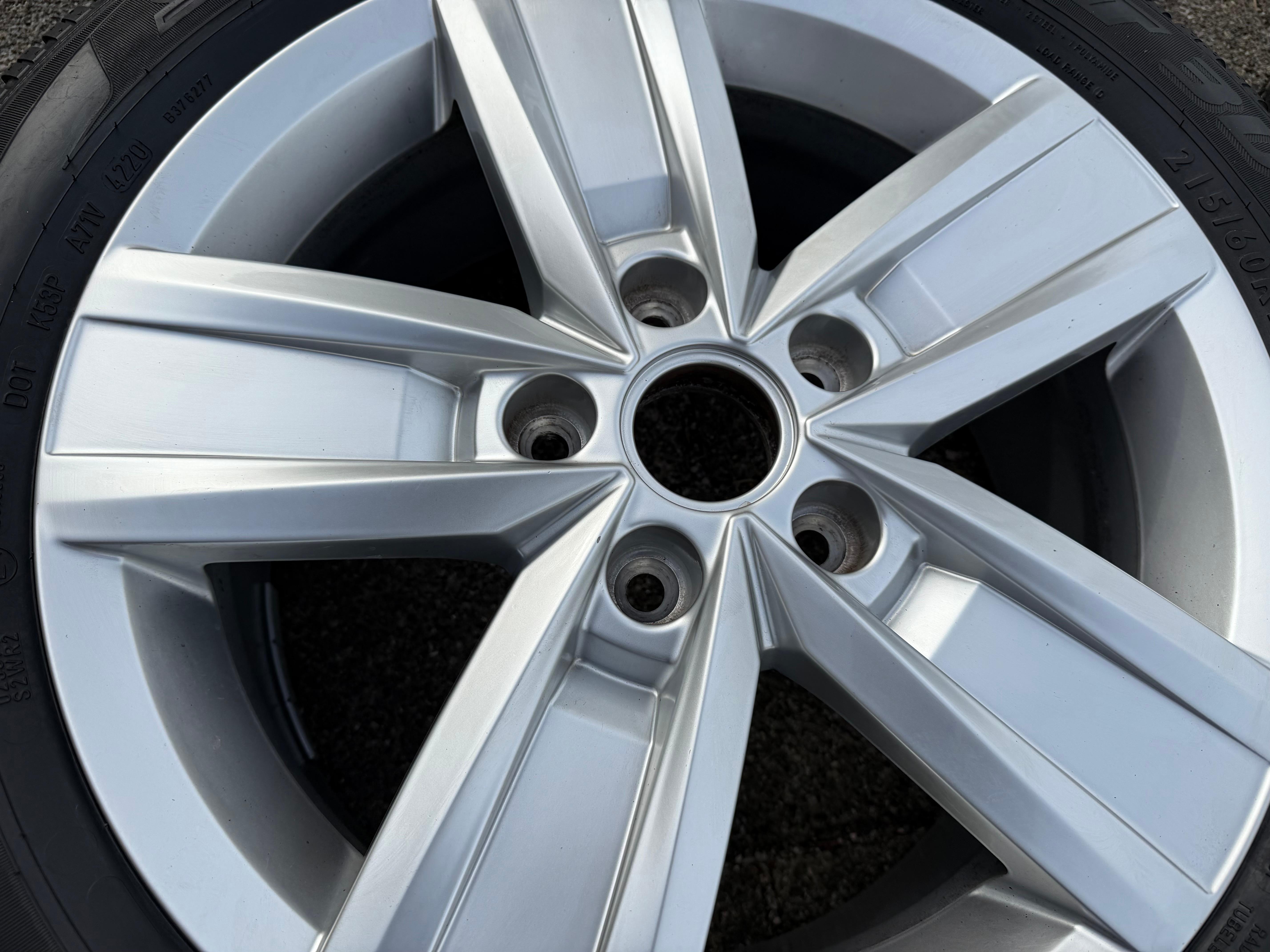 4 ruedas de invierno originales de aleación de 17" para VW BUS T5 T6 T6.1 7E0601025P Devonport 215/60R17C