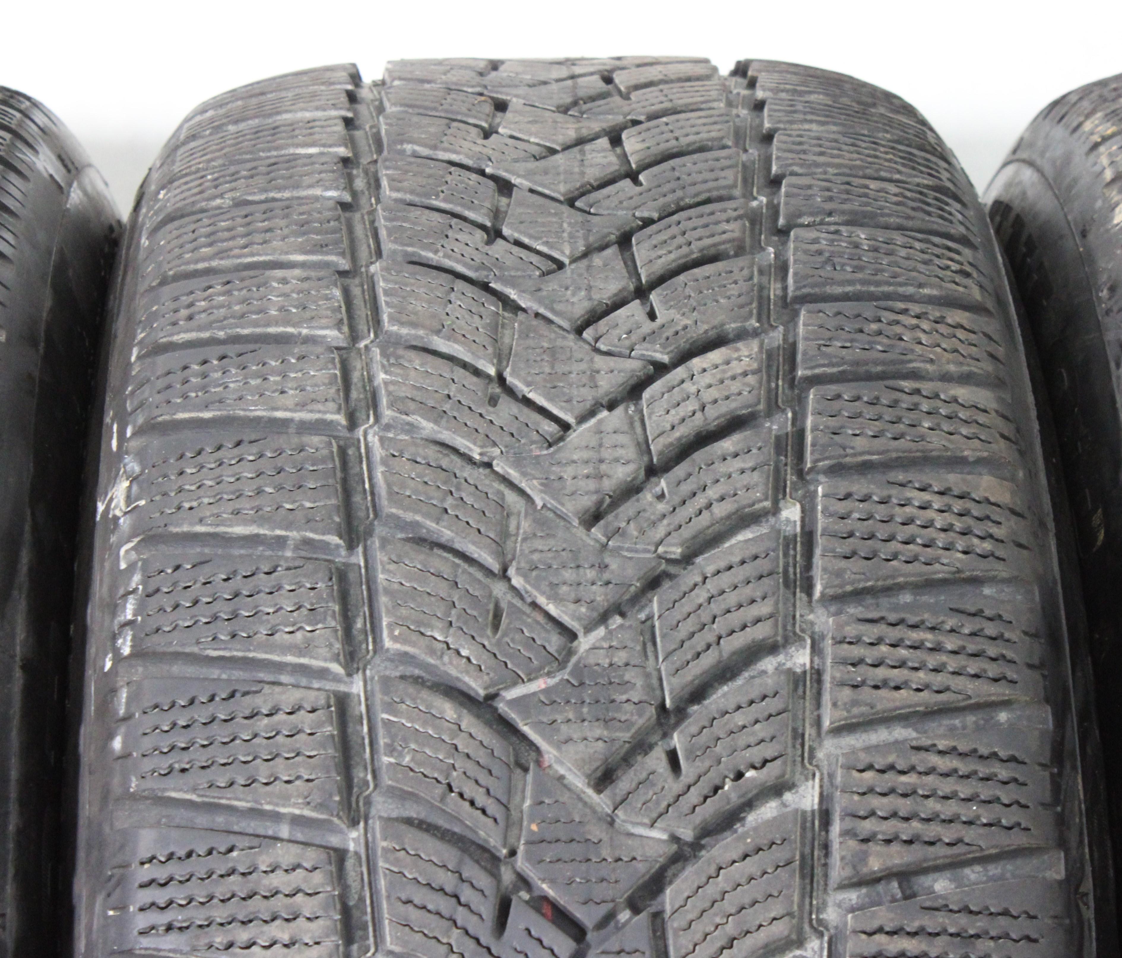 4 x 235/55R17 103V pneus hiver Dunlop Winter Sport 5 1x5,5-6mm/3x6-6,5mm 1x2017/3x2018