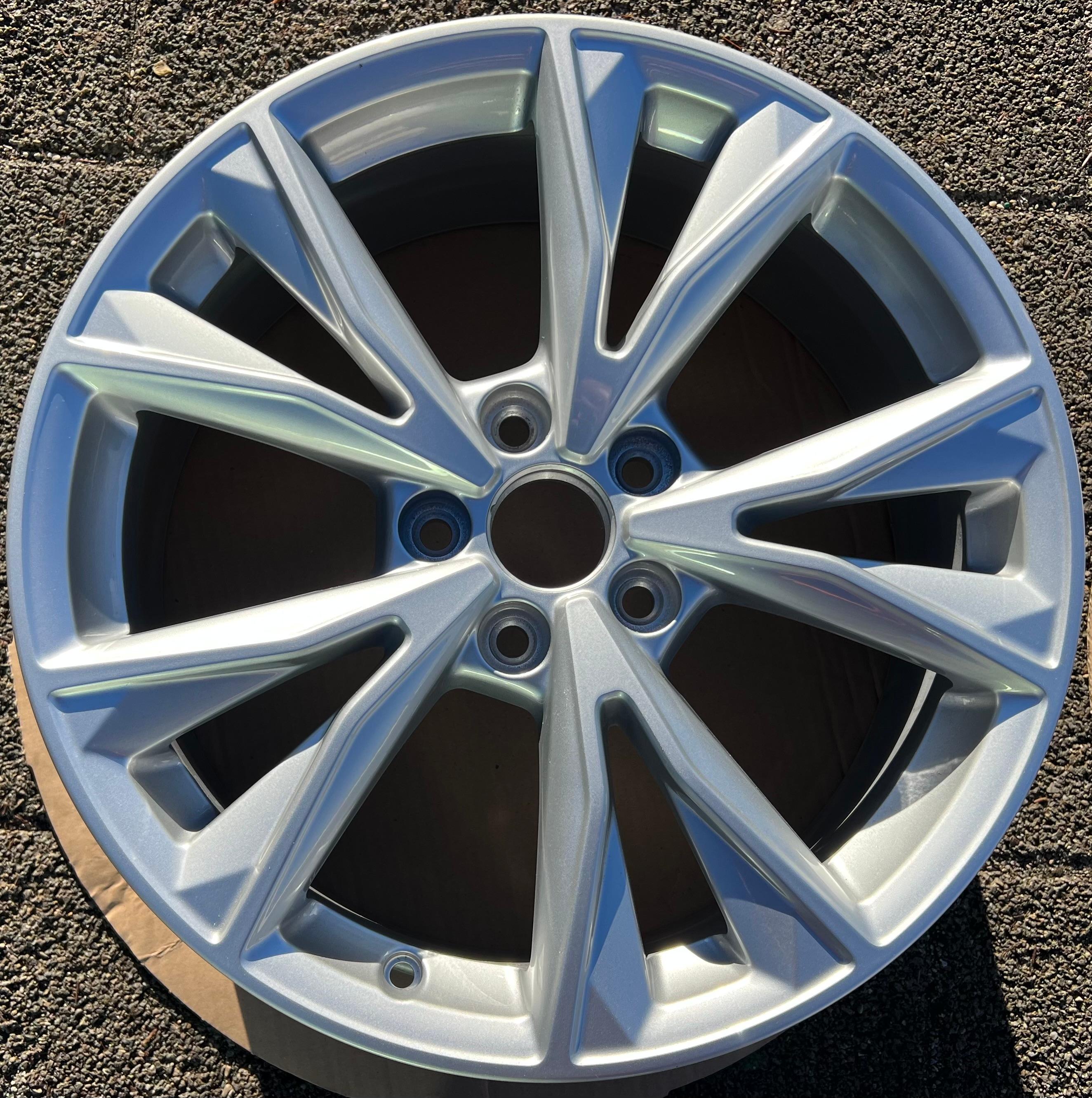 1 jante en aluminium d'origine Audi Q3 F3 83A601025K 18 pouces (7x18 ET43) - Livraison gratuite