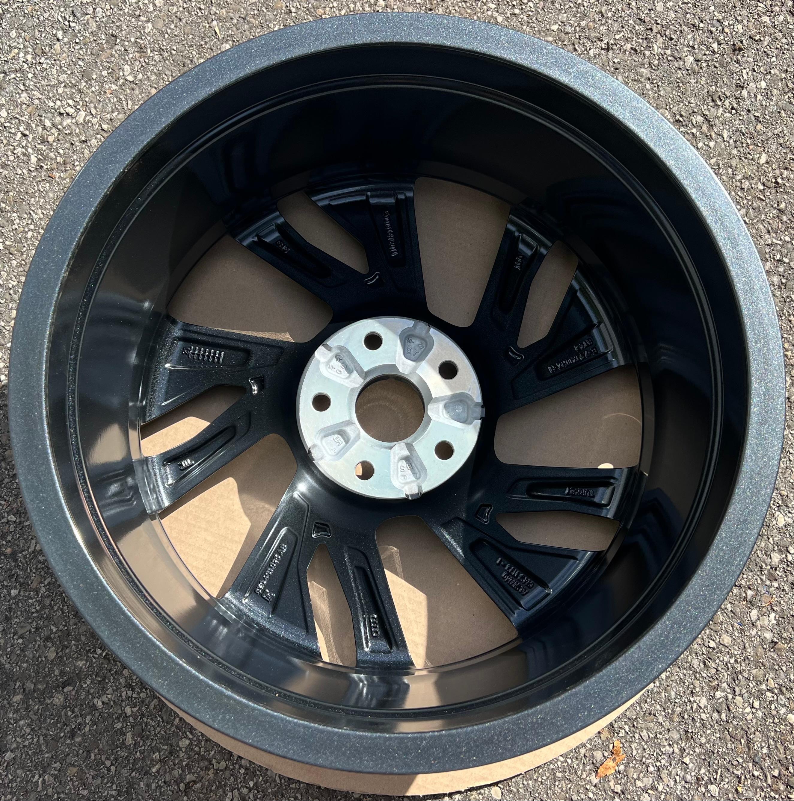4 CERCHI IN LEGA ORIGINALI DA 18" CERCHI AUDI A3 S3 8Y 8Y0601025AB 7,5x18 ET42 SPEDIZIONE GRATUITA
