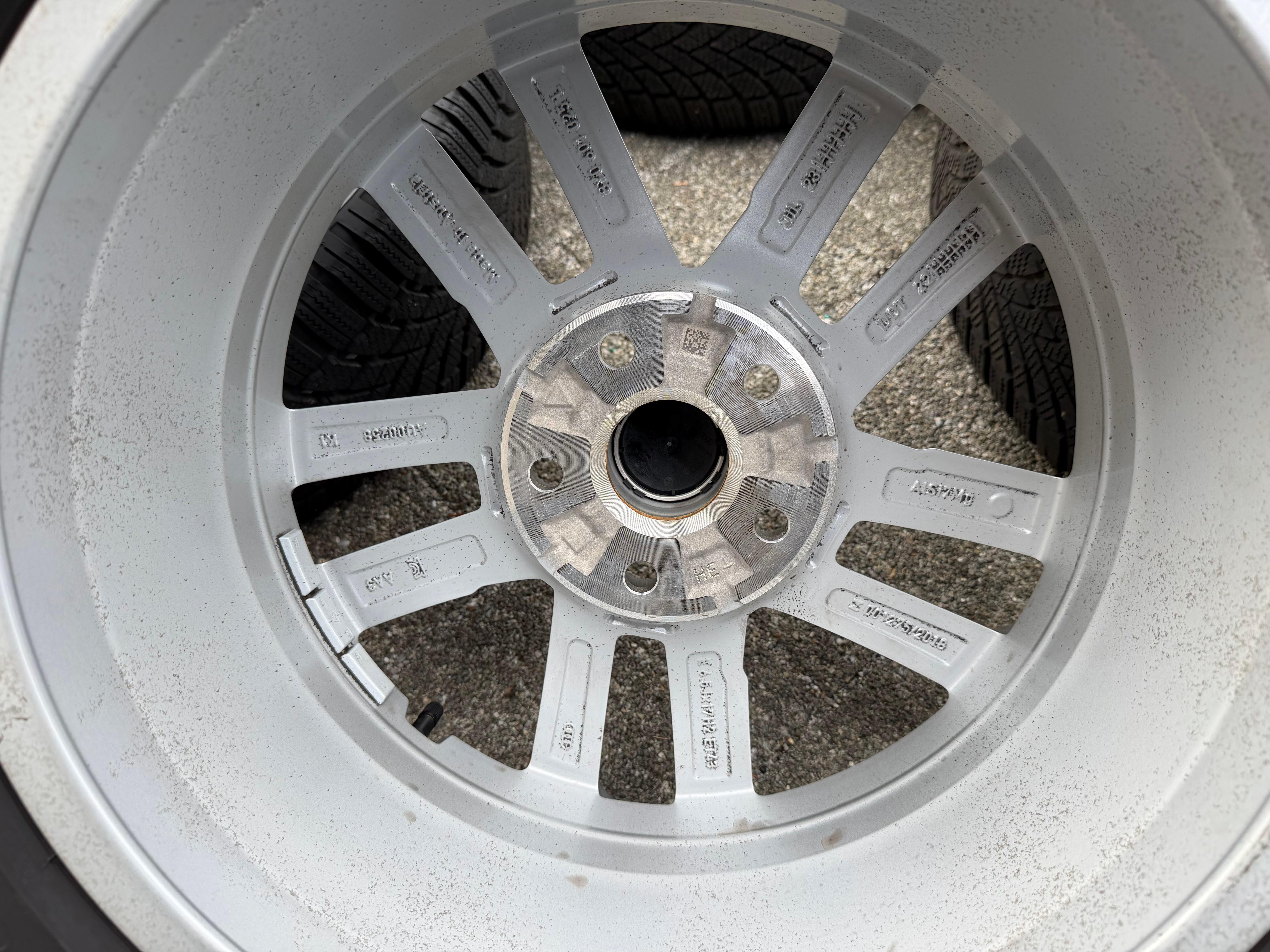 4 Original 17" Alu Winterräder Audi A3 S3 8Y 8Y0601025L 205/50R17 93H Bridgestone 2022