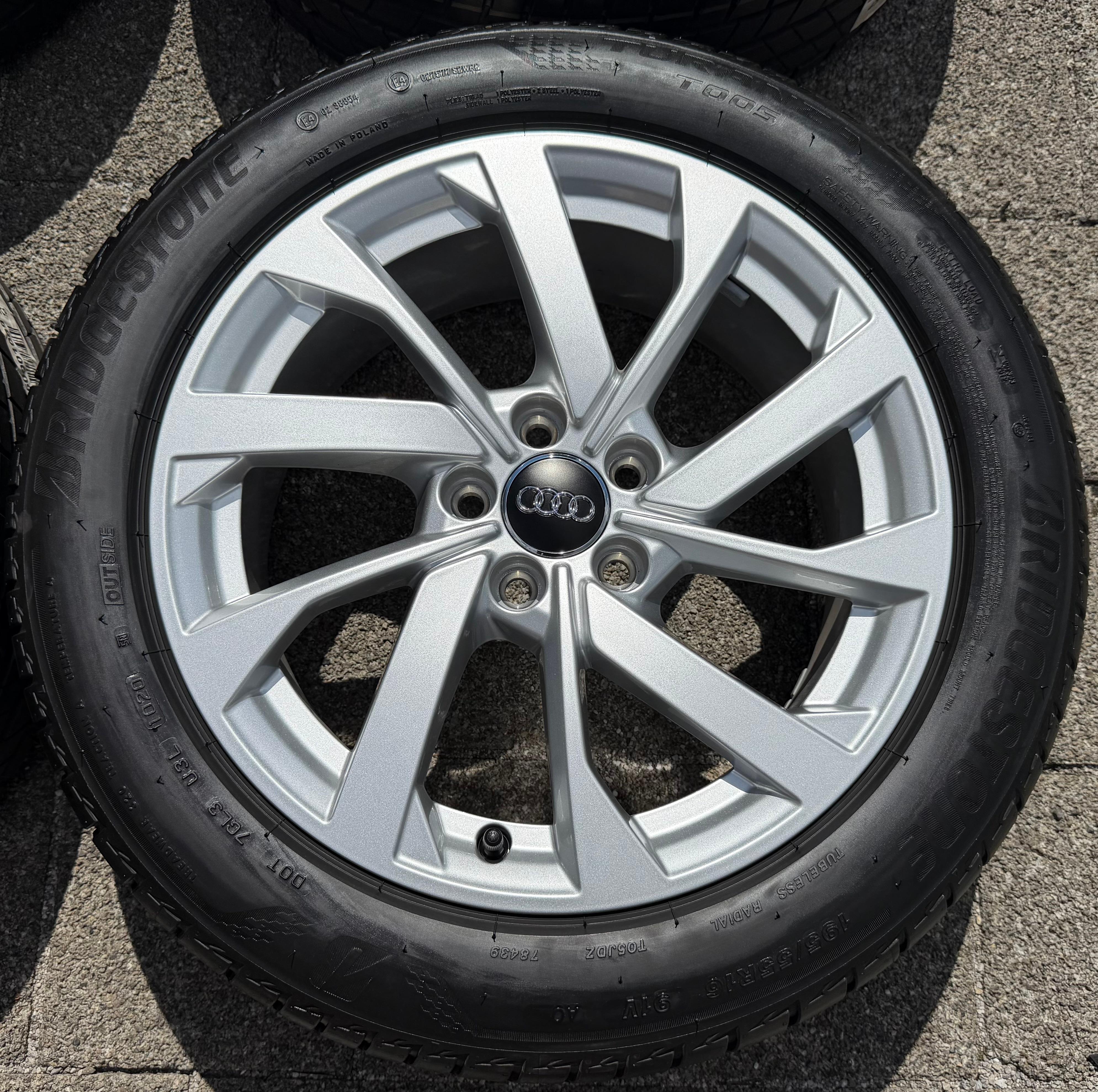 4 ruote estive originali in lega Audi A1 GB 82A601025B 195/55R16 91V Bridgestone