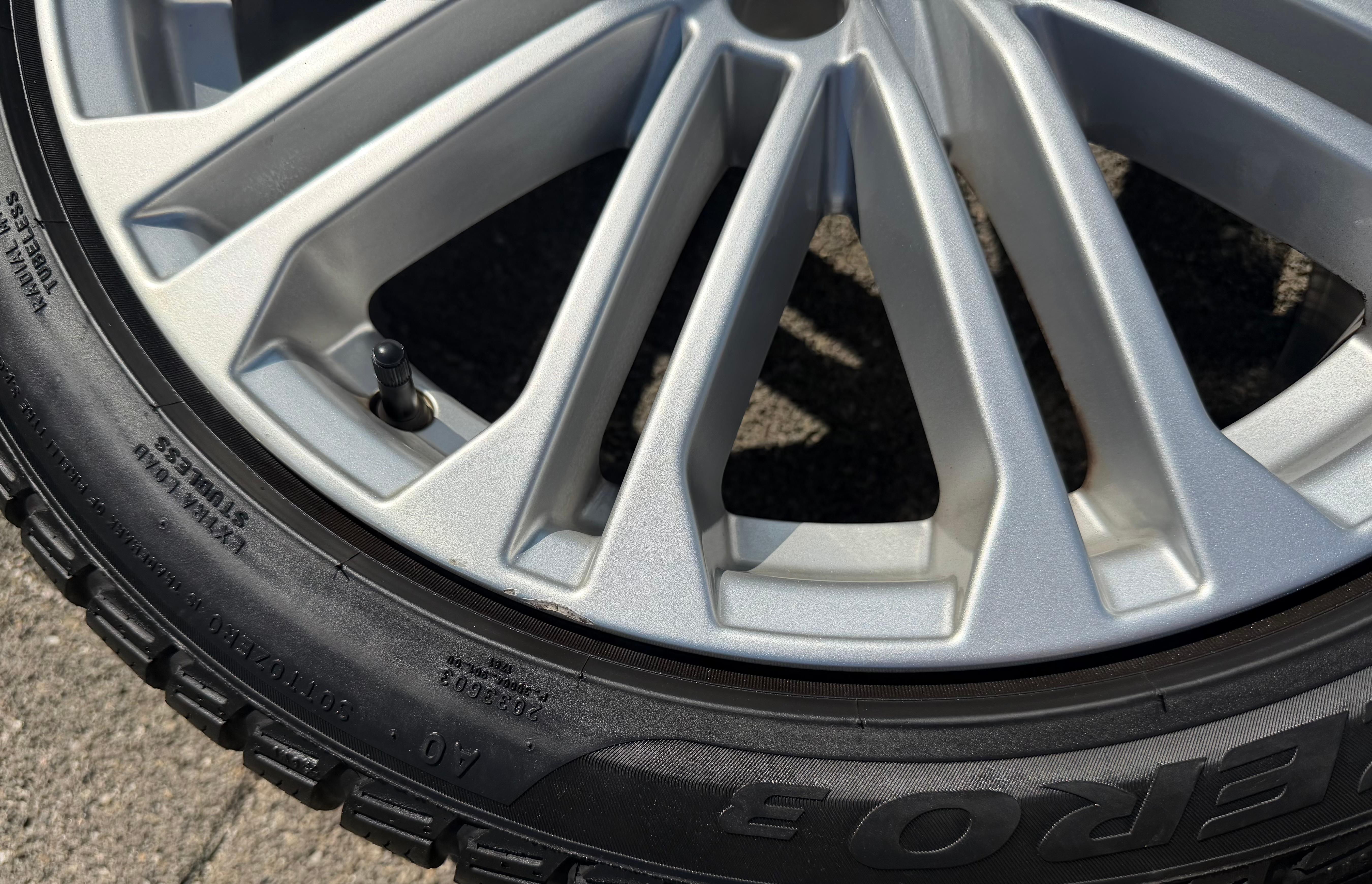4 Original 18" Alufelgen Audi A5 S5 F9 8W 8W0601025EE 8x18 ET31
