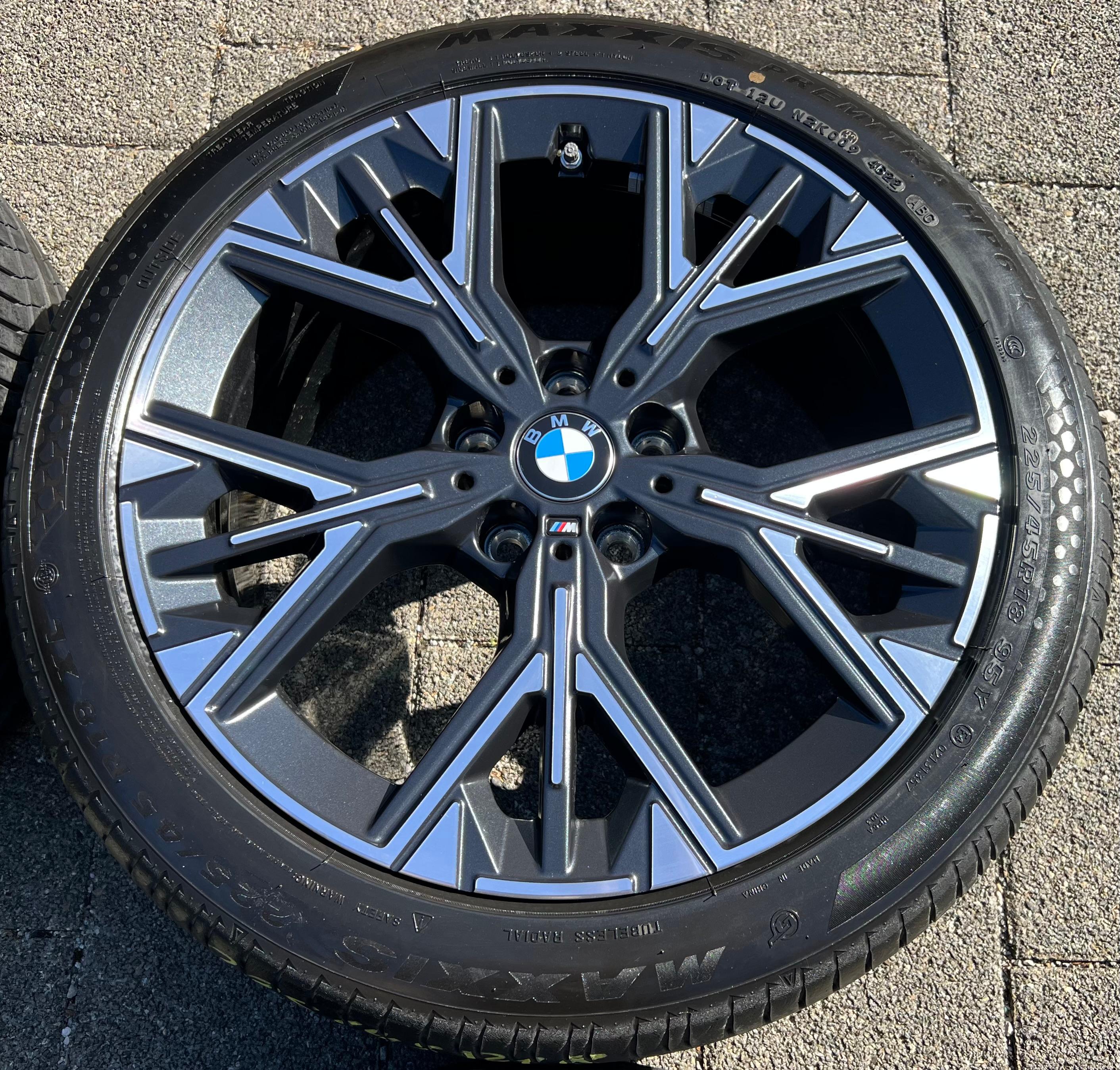 4 ROUES D'ÉTÉ ORIGINALES 18" EN ALUMINIUM BMW SÉRIE 1 F70 5A35E68 225/45R18 95Y M975