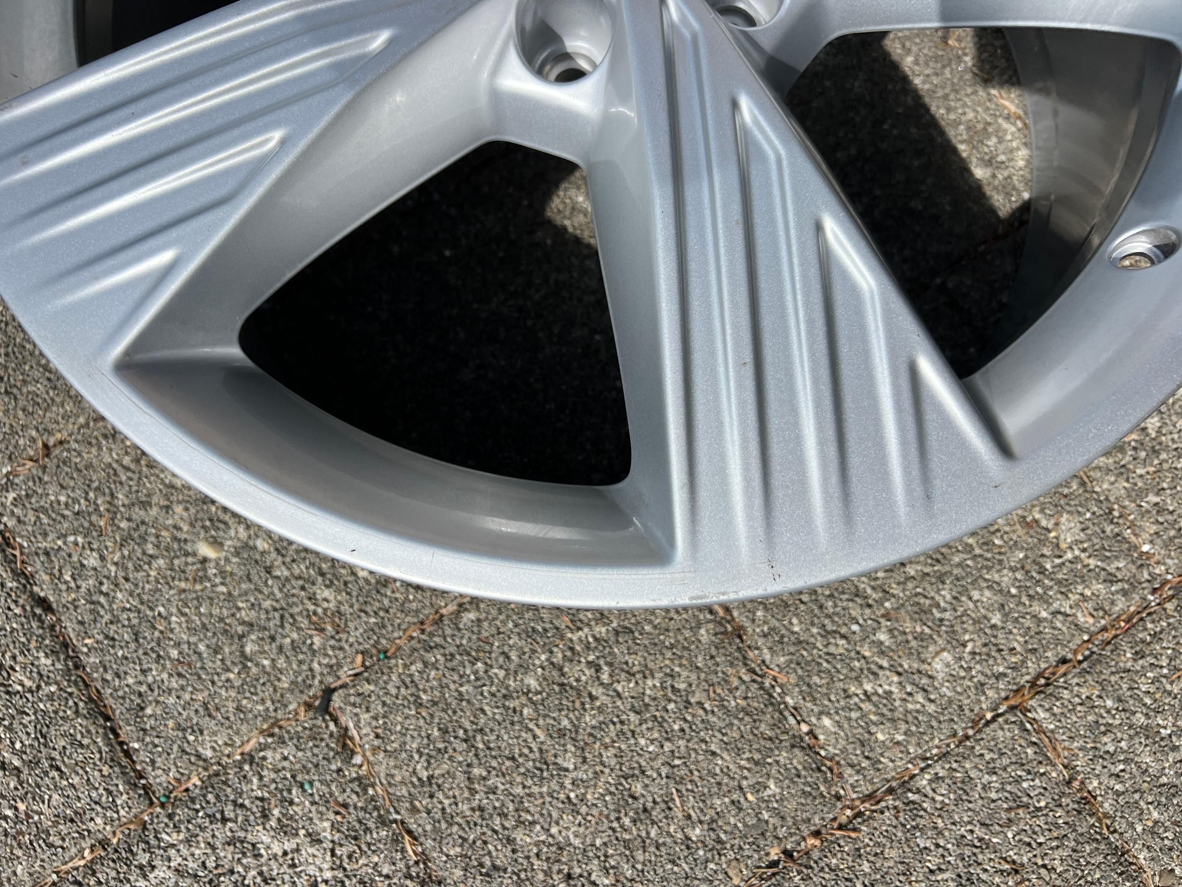 1 cerchio in lega originale da 19" per Audi Q4 e-tron, codice 89A601025B, 8x19 ET45, spedizione gratuita