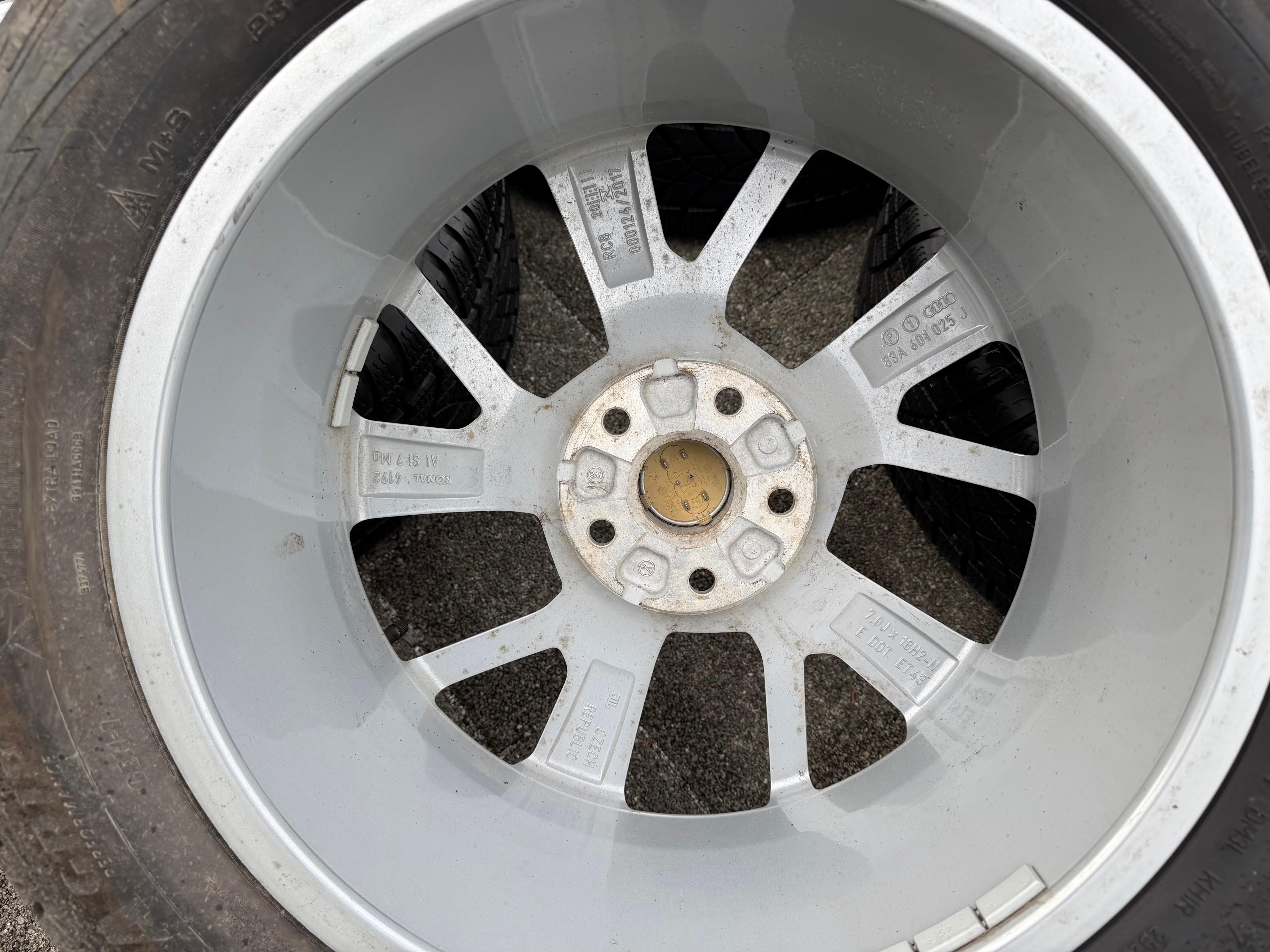 4 ruedas de invierno de aluminio originales de 18" para Audi Q3 F3 83A 83A601025J 235/55R18 104H Goodyear