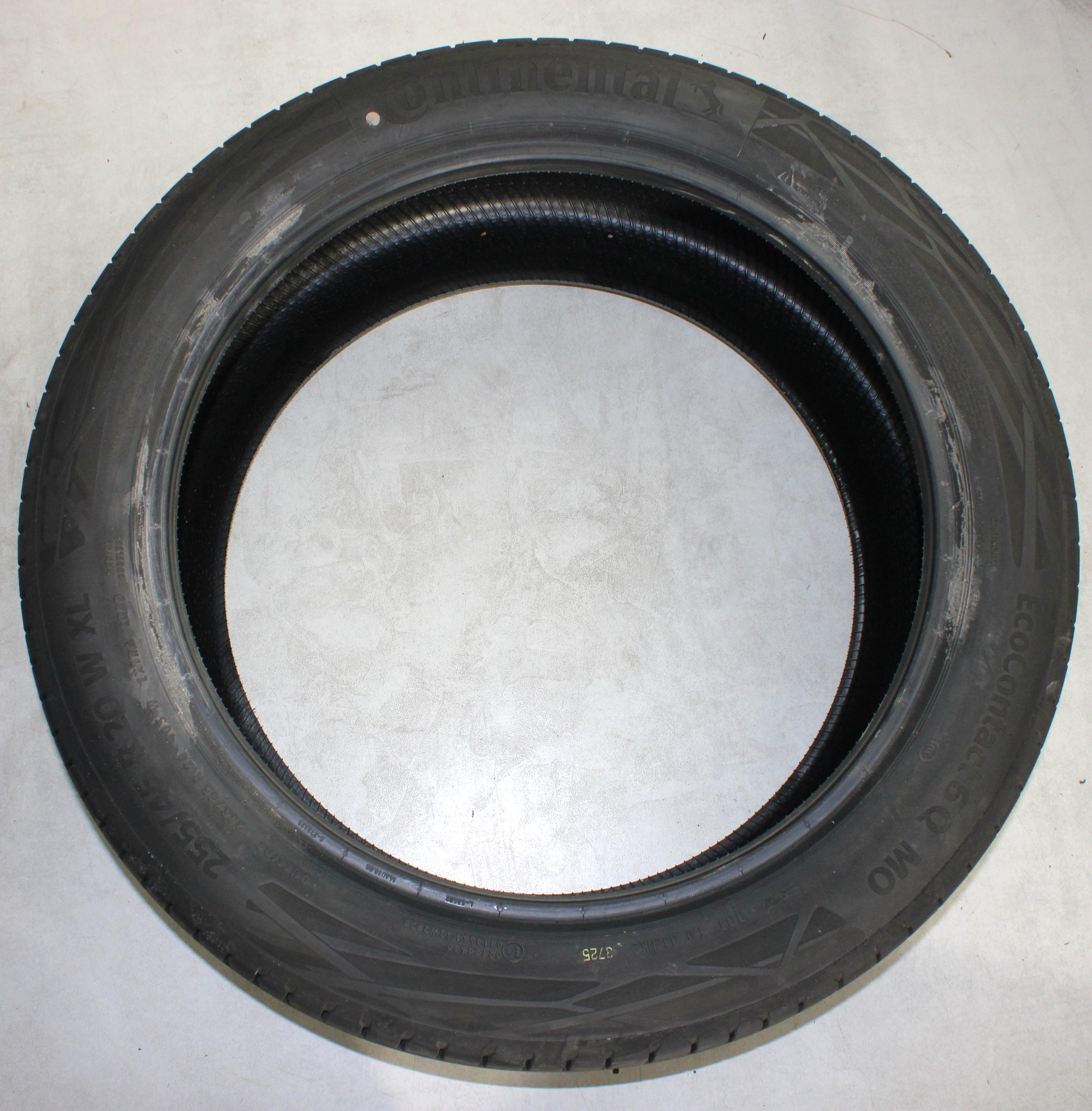 2 x 255/45R20 105W 2 x 285/40R20 108W Neumáticos de verano Continental Eco Contact 6Q MO 5,5-6 mm 2025 XL