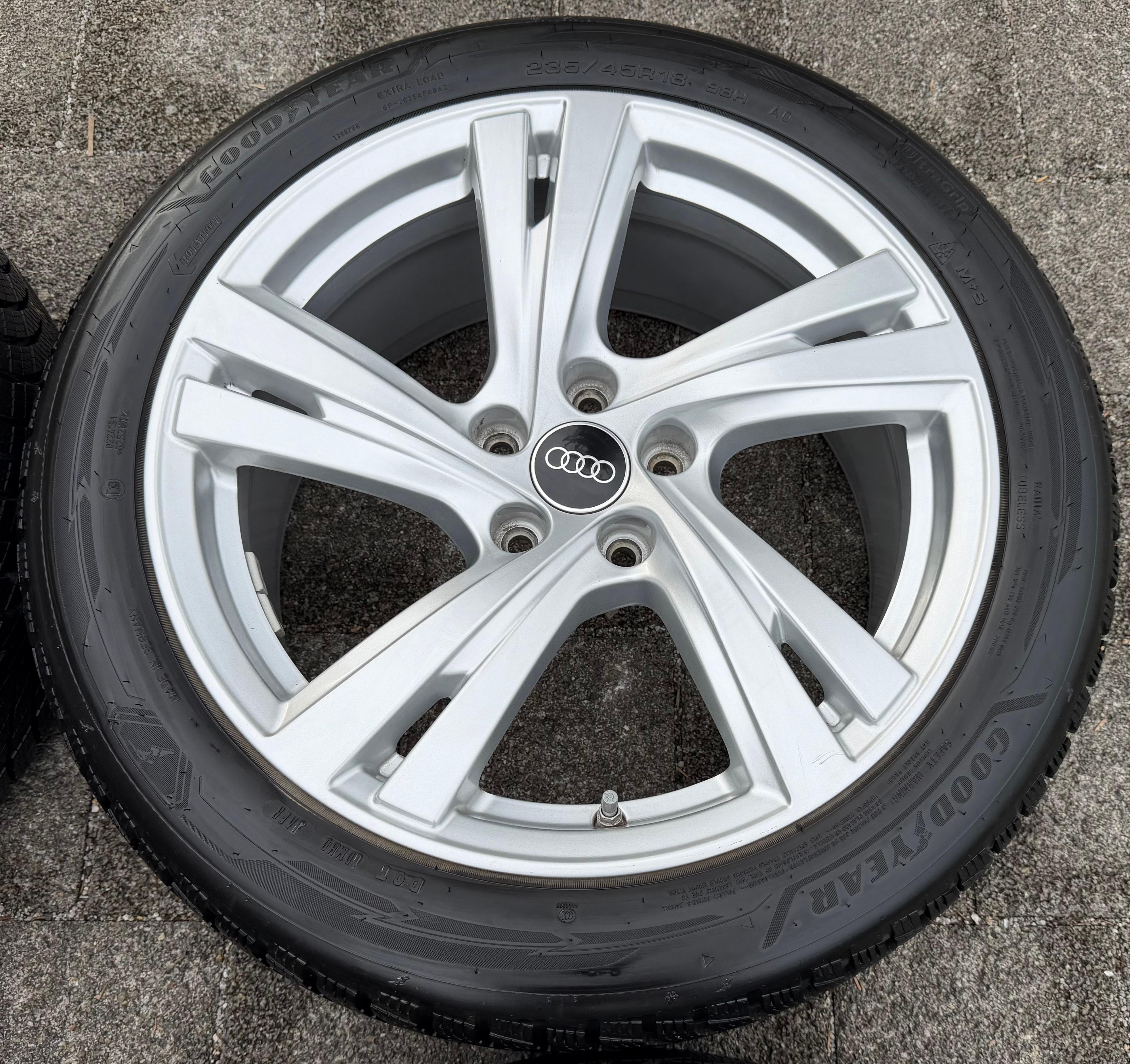 4 RUEDAS DE ALEACIÓN ORIGINALES DE INVIERNO DE 18" AUDI A5 S5 FU2 B10 8B3601025C 235/45R18 98H 2024