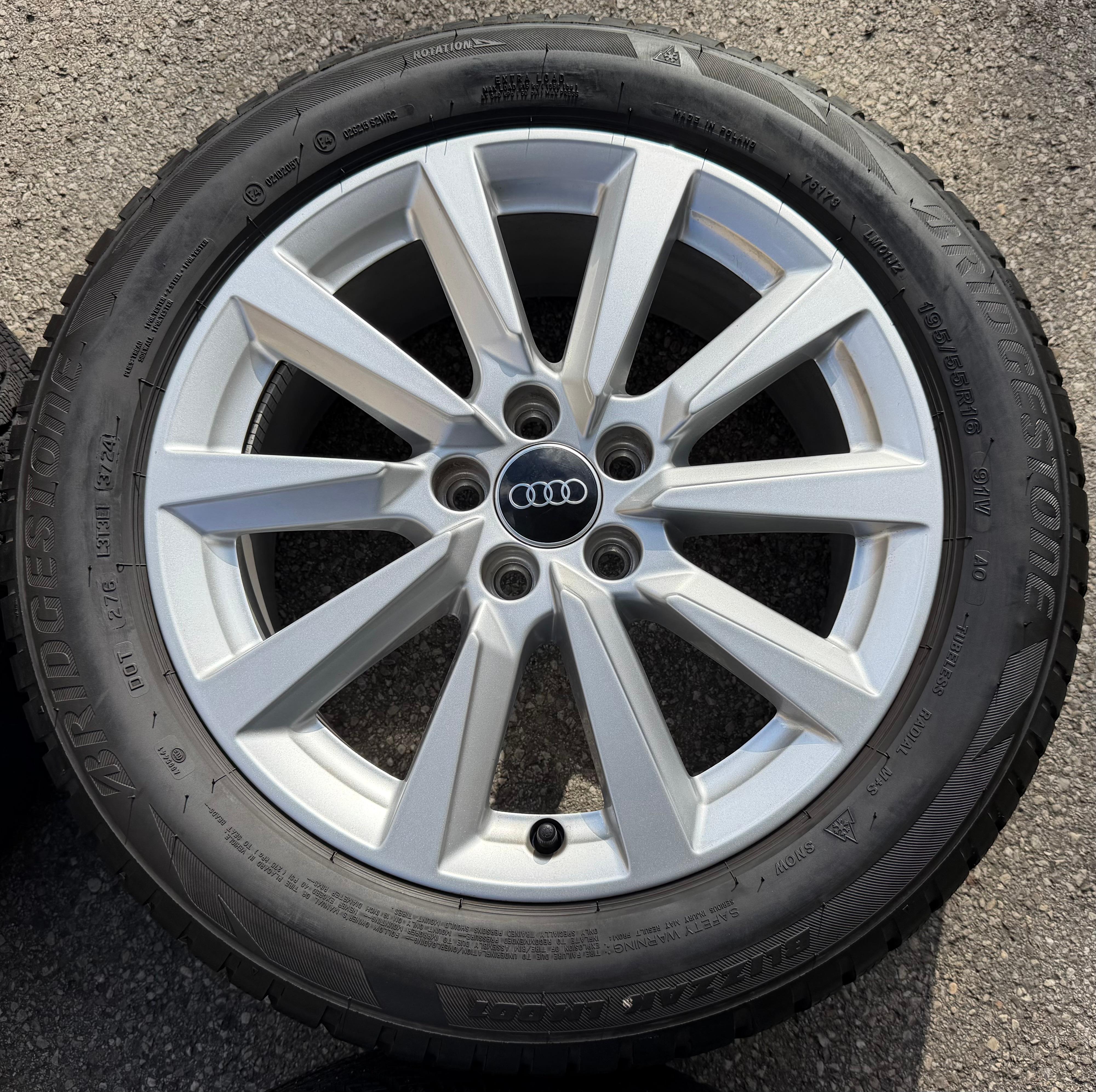4 ruedas de invierno de aleación originales Audi A1 GB 82A601025C 195/55R16 91V Bridgestone 2024