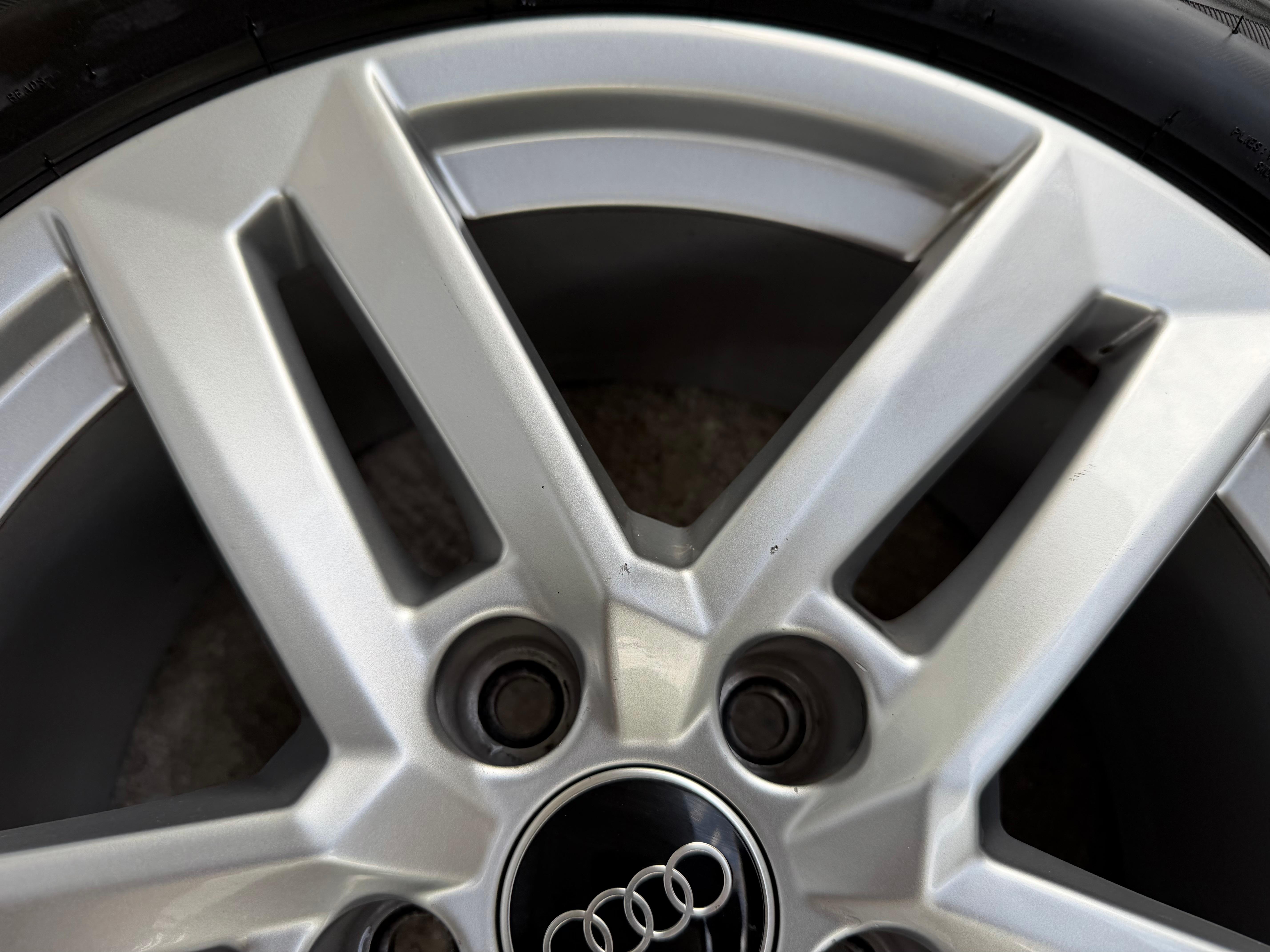 4 Original 17" Alu Winterräder Audi A4 B9 8W 8W0601025P 225/50R17 98H Bridgestone