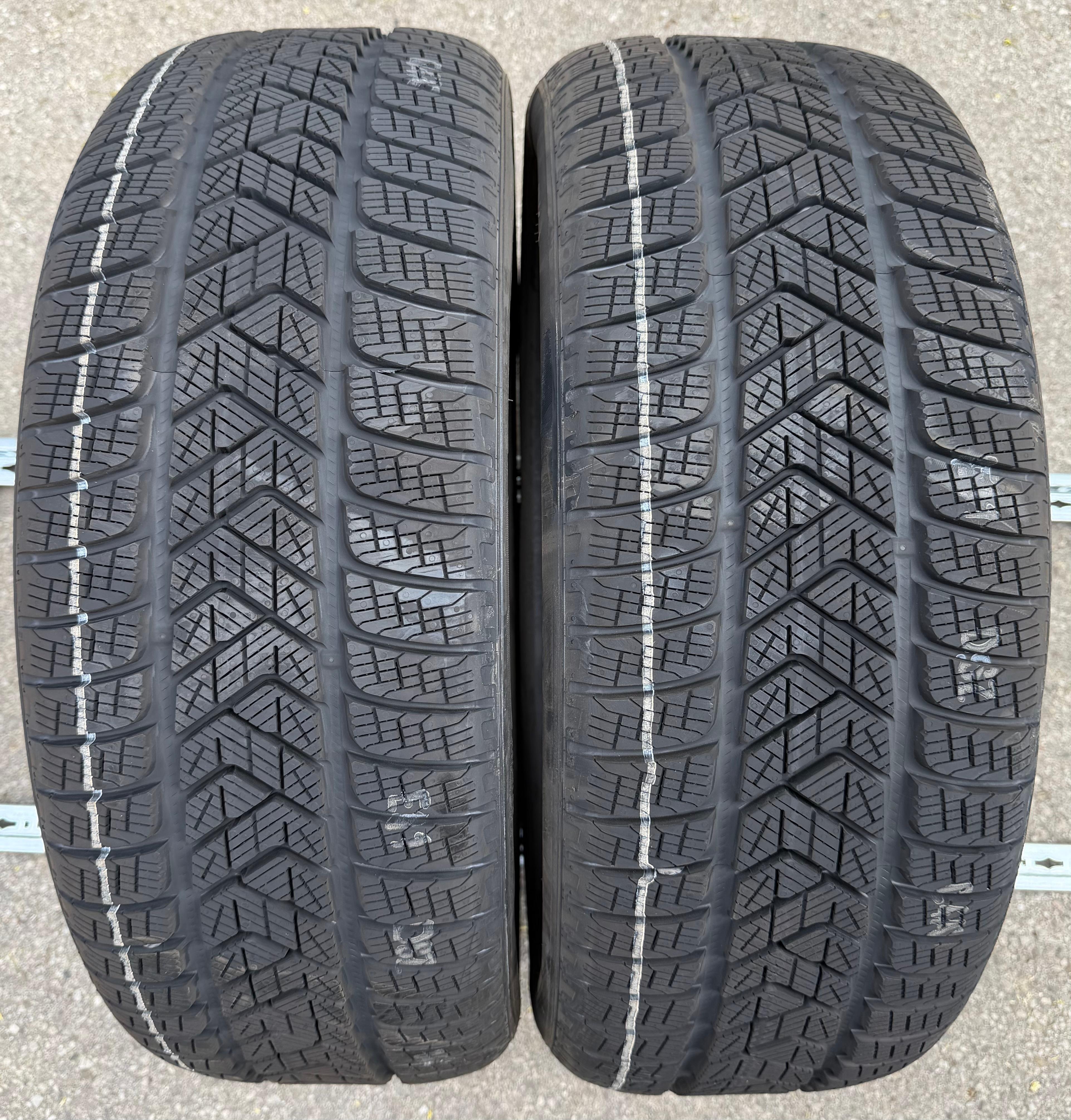 2 x 235/55R19 101T Winterreifen Pirelli Scorpion Winter 2023 Seal NEU