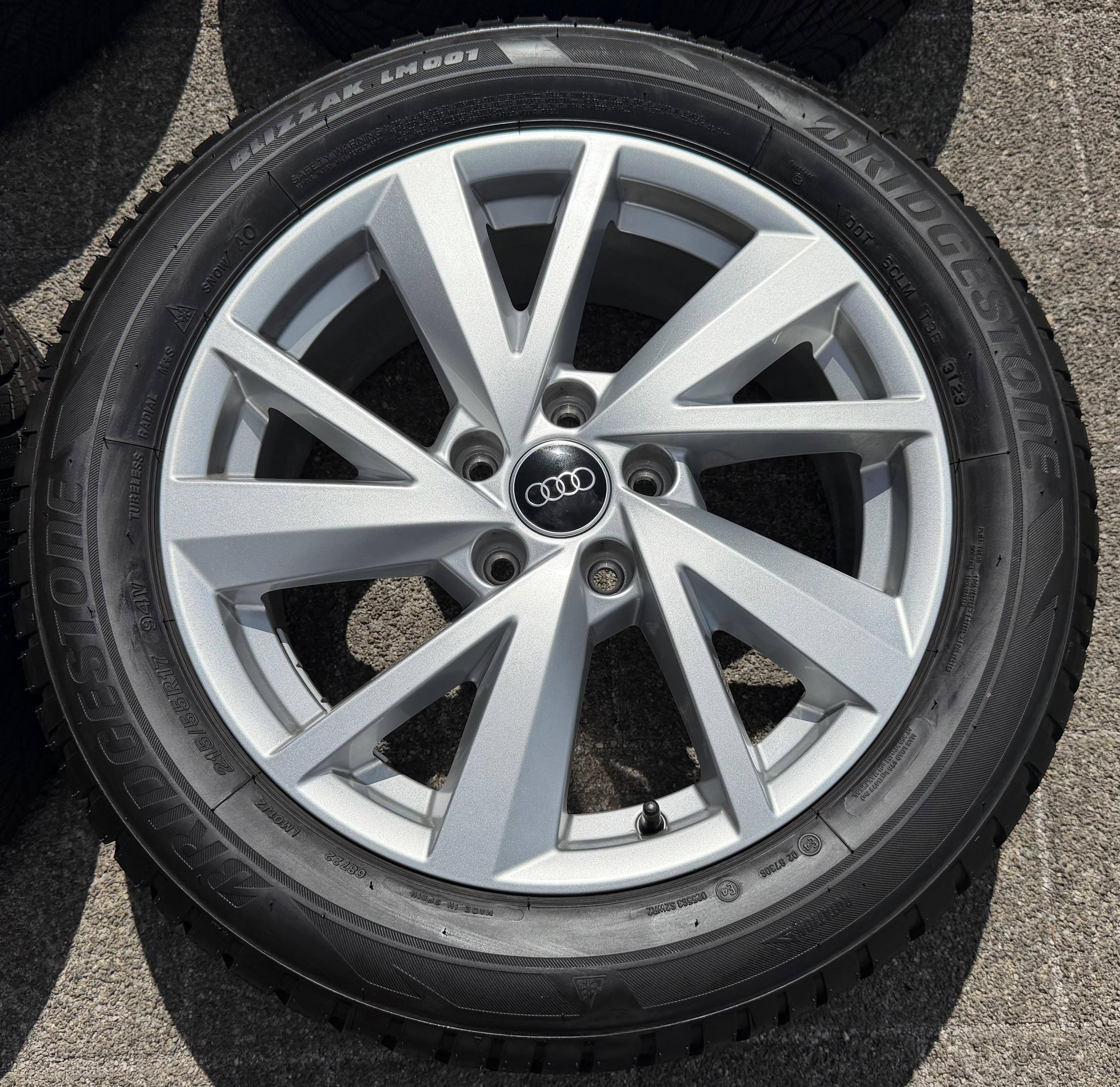 4 ruote complete in lega originali da 17" per Audi Q2 215/55R17 94V Bridgestone 2023