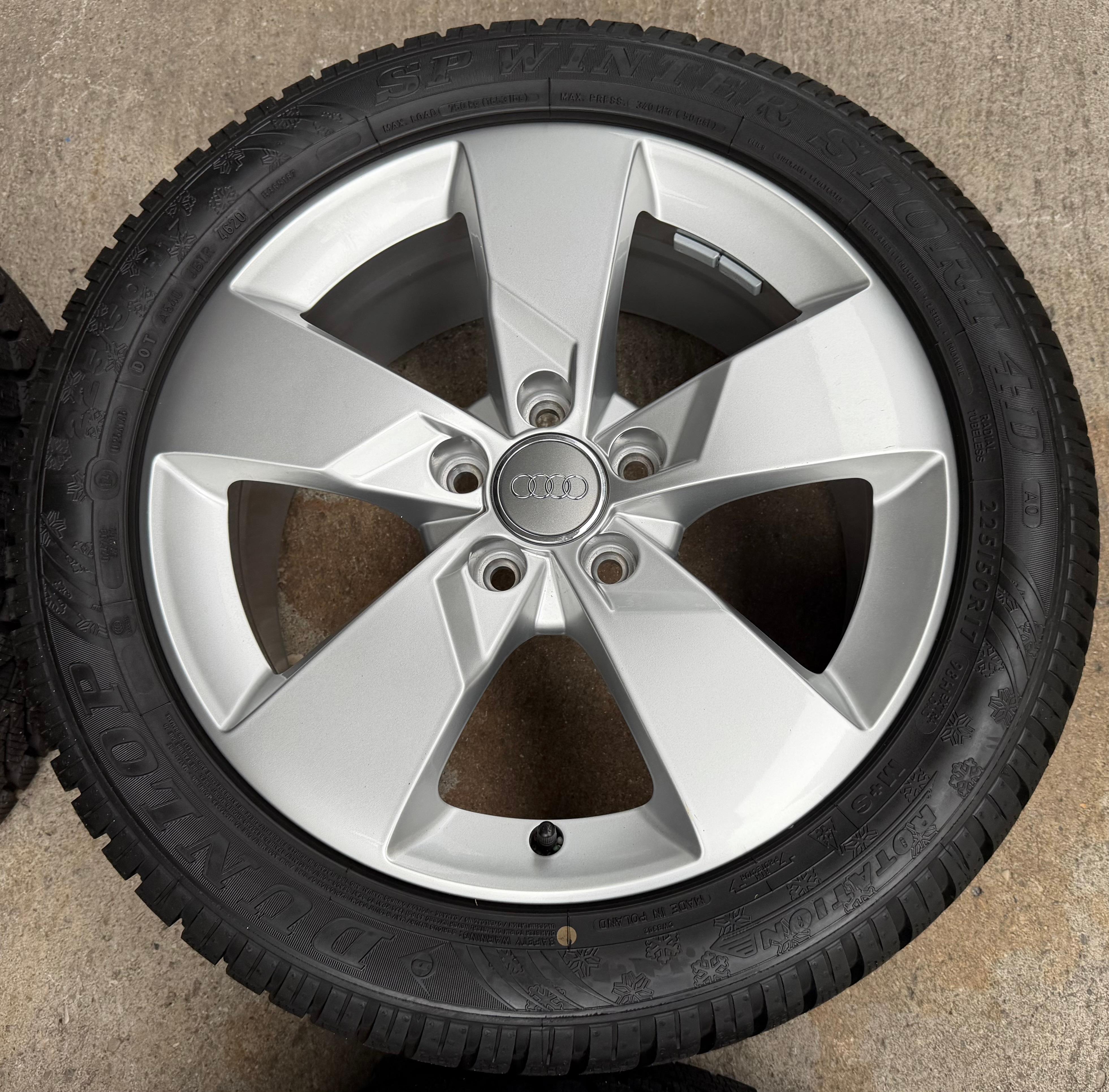 4 ruote in lega invernali originali da 17" per Audi TT 8S 225/50R17 94H Dunlop 8S0601025J