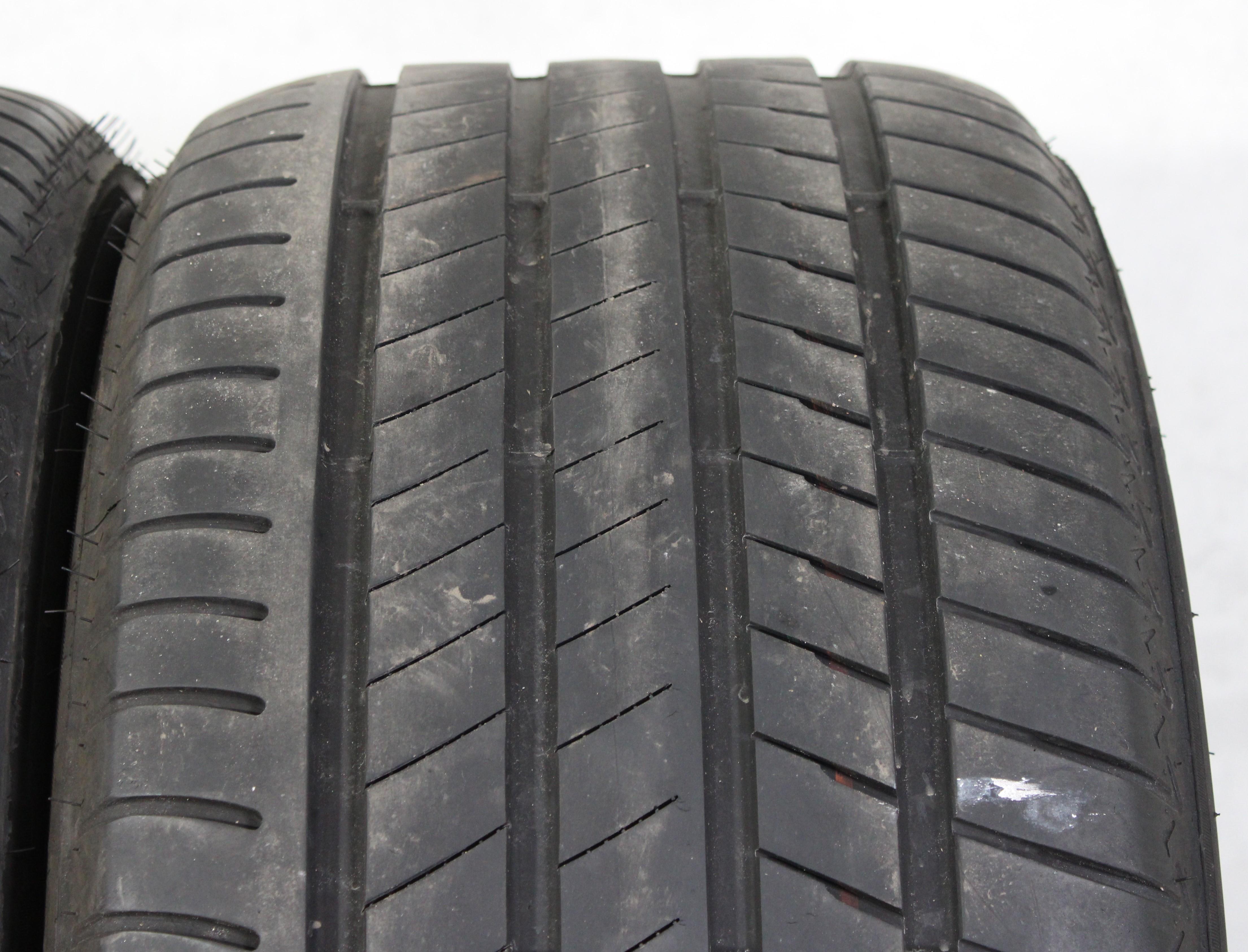 2 x 305/40R20 112Y Sommerreifen Bridgestone Alenza 001 Runflat in der Mitte 5mm und auf der Schultern 6mm. 2022 *