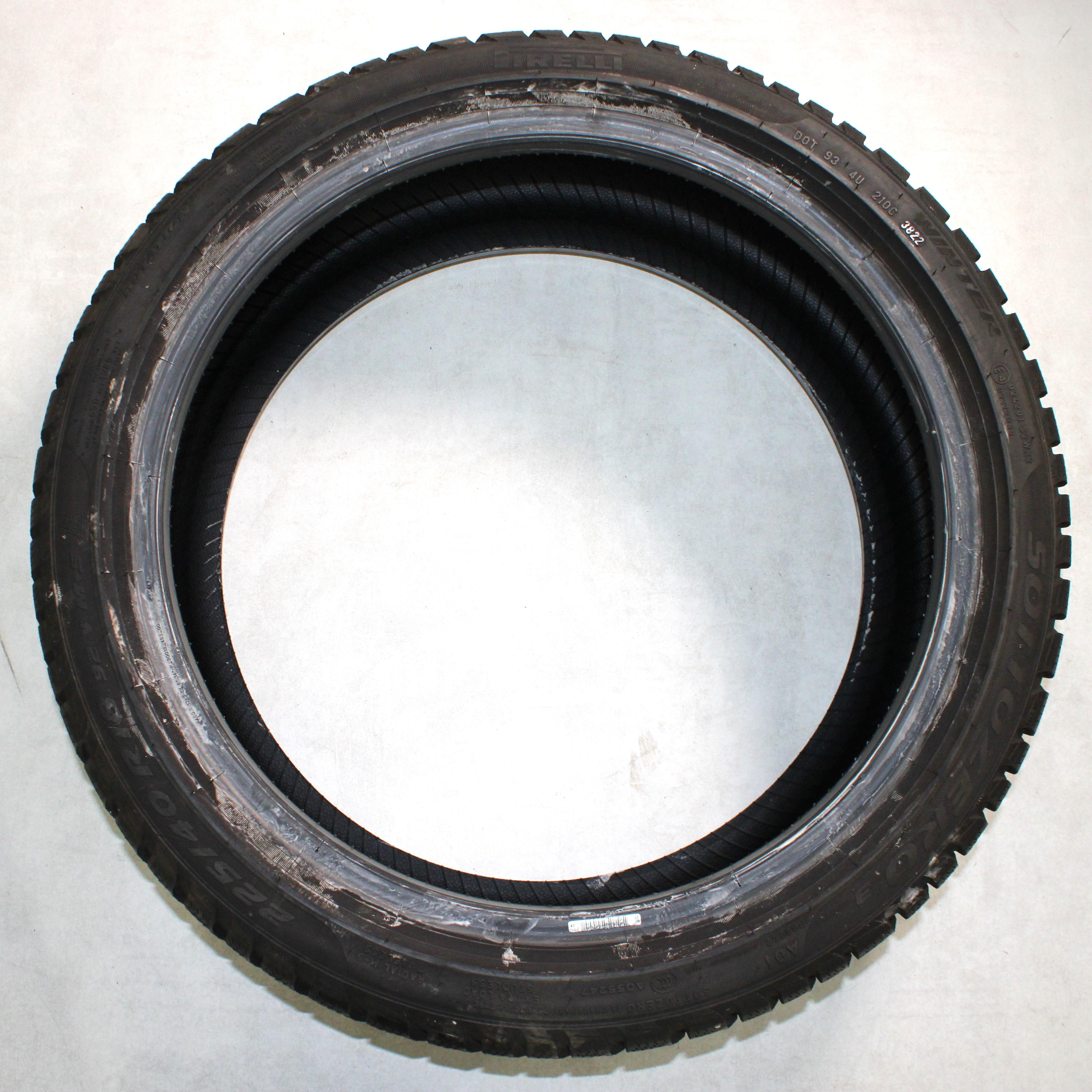 4 x 225/40R18 92V pneumatici invernali Pirelli Sottozero 3 A01 6,5-7mm 2022