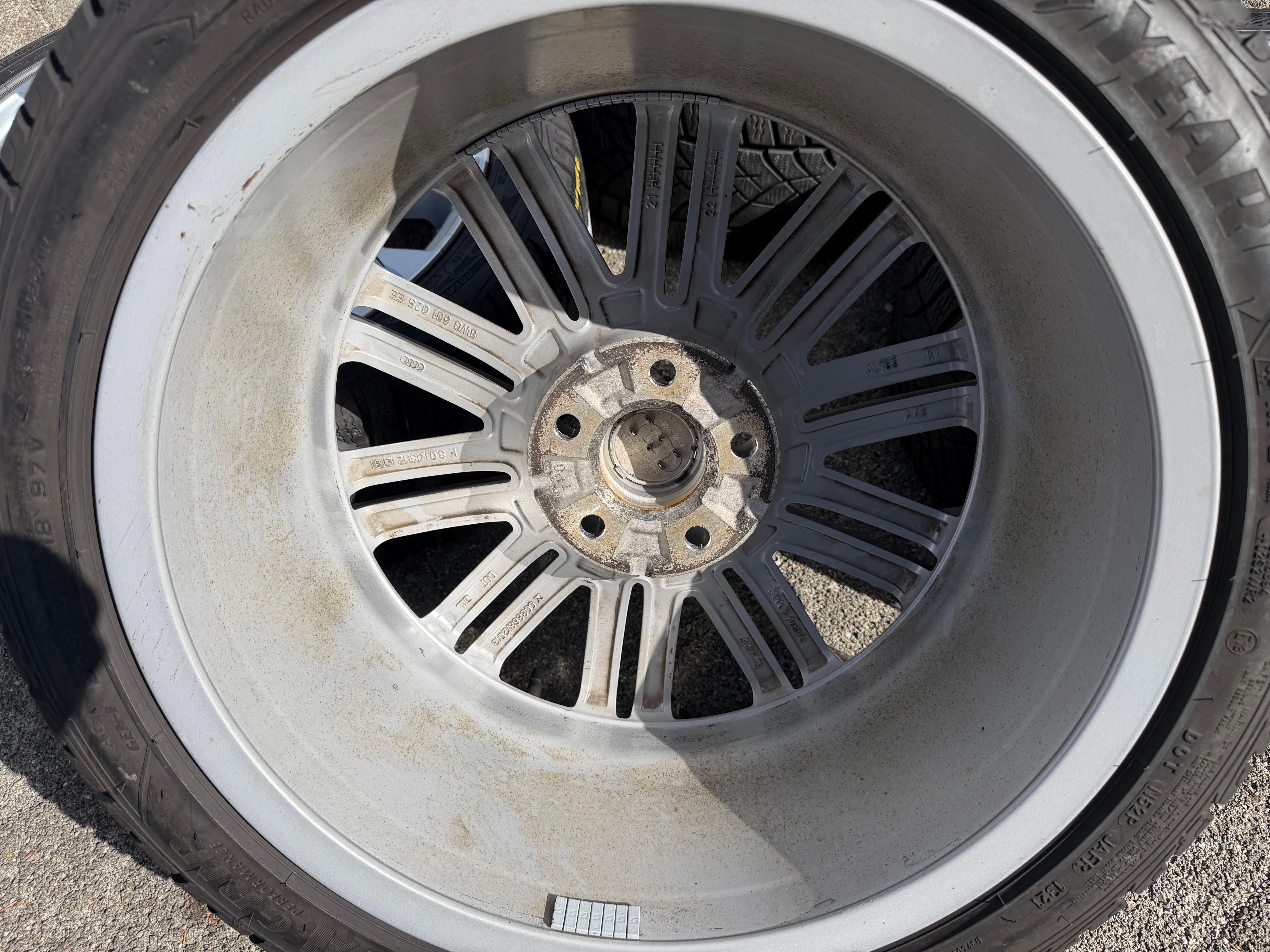 4 Original 18" Alu Winterräder Audi A5 S5 8W F5 245/40R18 97V 8W0601025EE Goodyear