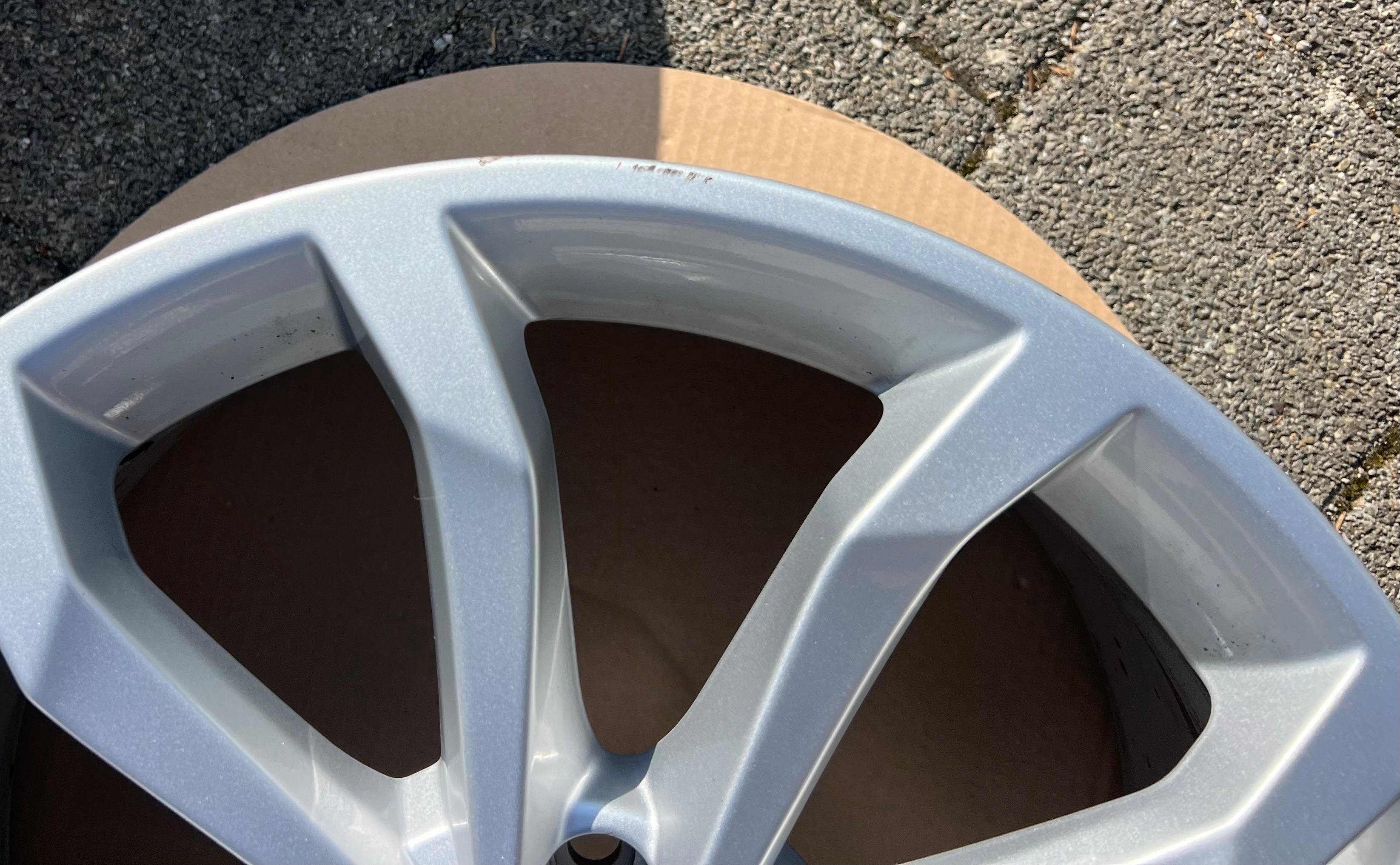 1 X LLANTA DE ALEACIÓN ORIGINAL DE 18" PARA AUDI A4 8W 8W0601025H 8x18 ET40 ENVÍO GRATUITO