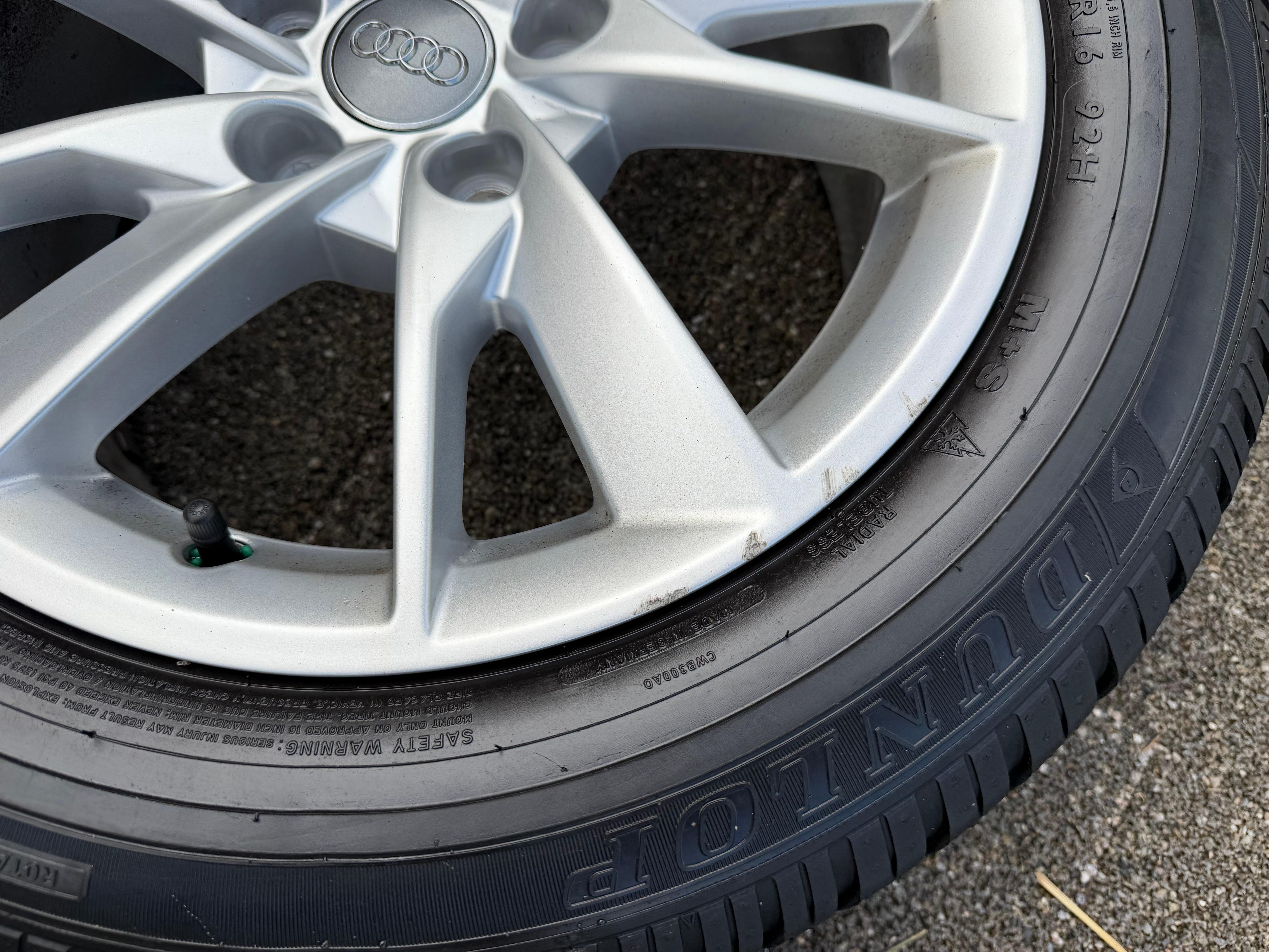 4 Original Alu Winterräder Audi A4 8W B9 8W0601025A 205/60R16 92H Dunlop