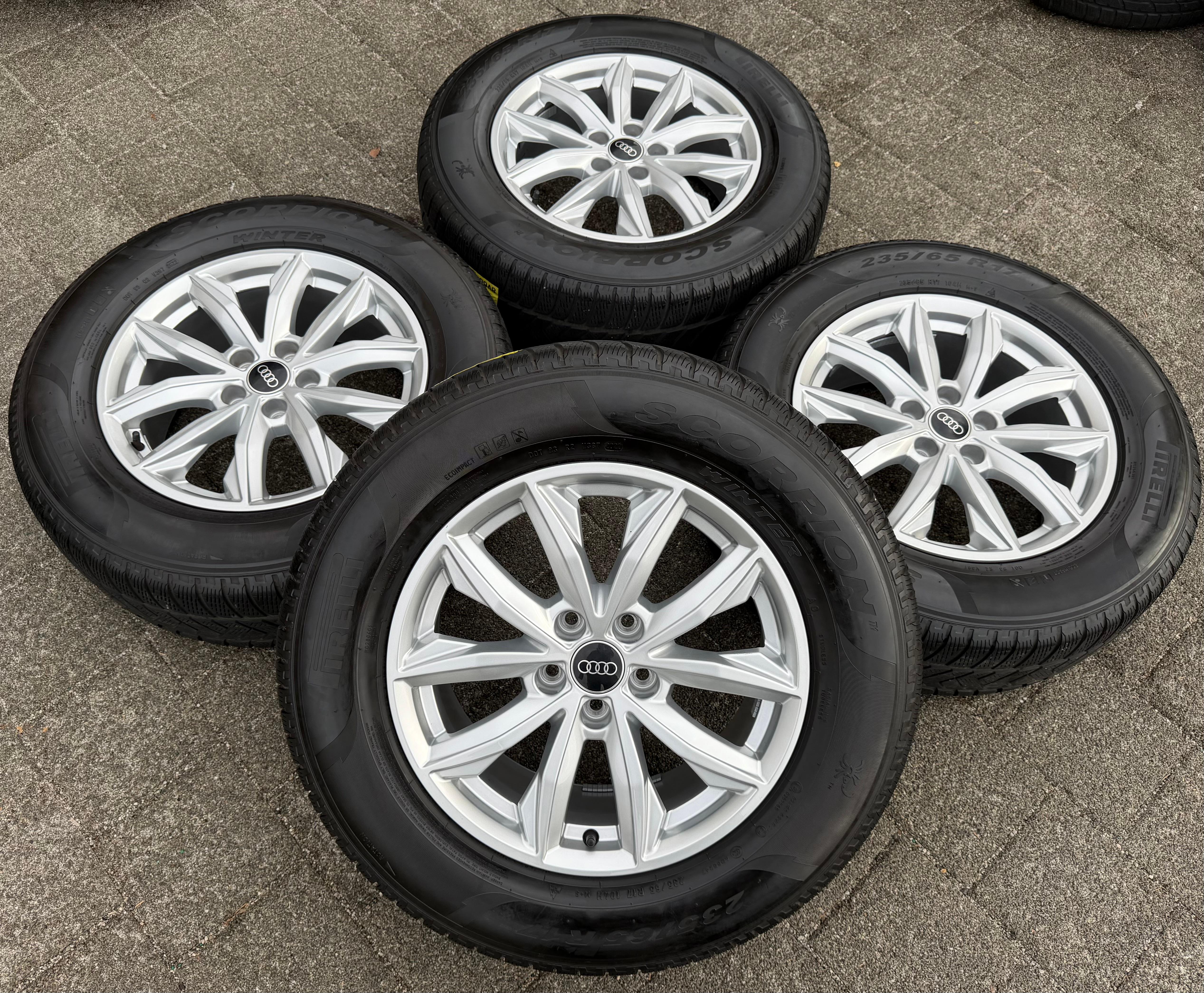 4 cerchi in lega originali da 17" per Audi Q5 FY 80A601025J 7x17 ET34