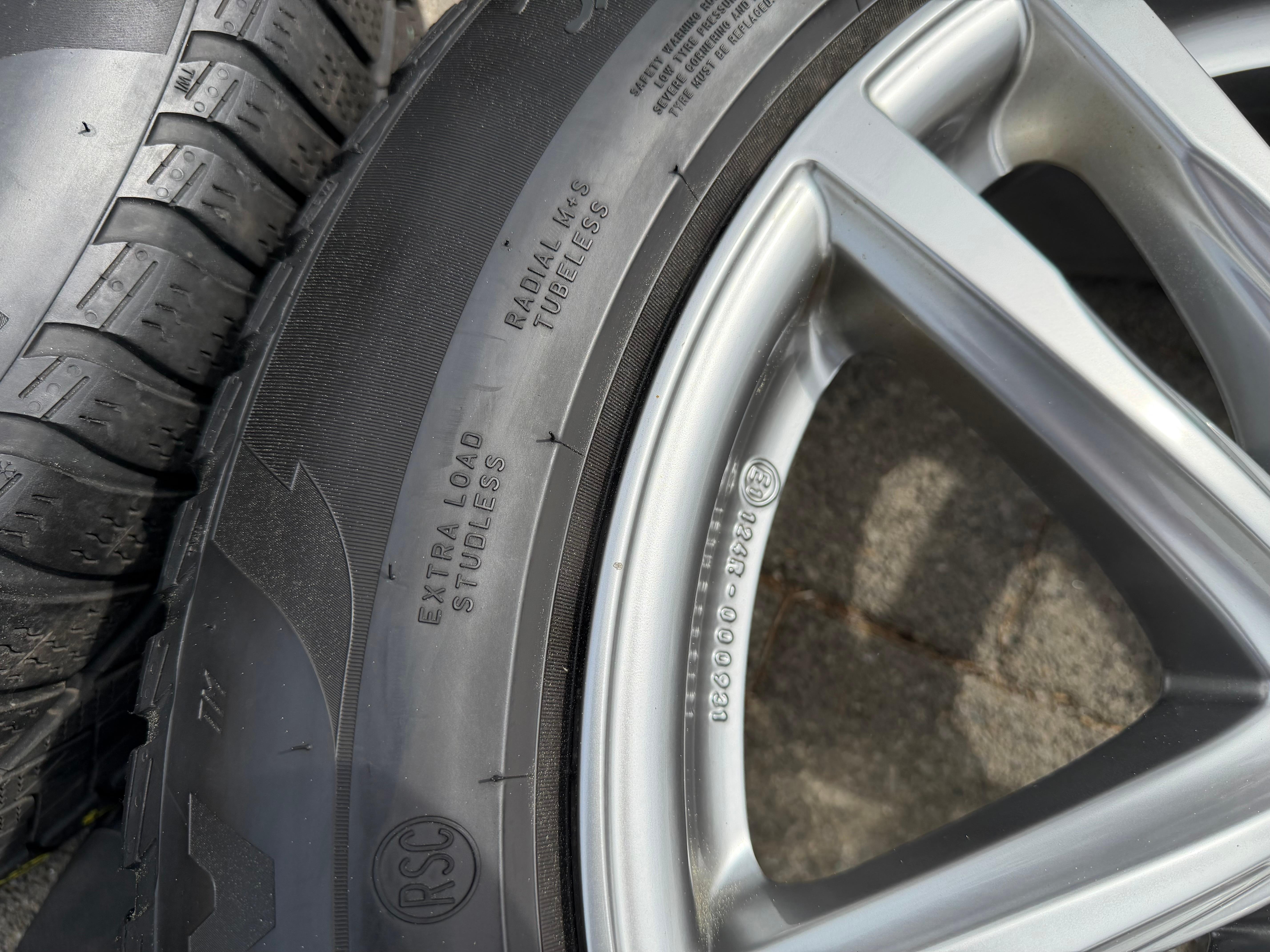 4 ALU 19" WINTERWIELEN BMW X5 G05 X6 G06 265/50R19 110H PIRELLI RUNFLAT RDKS