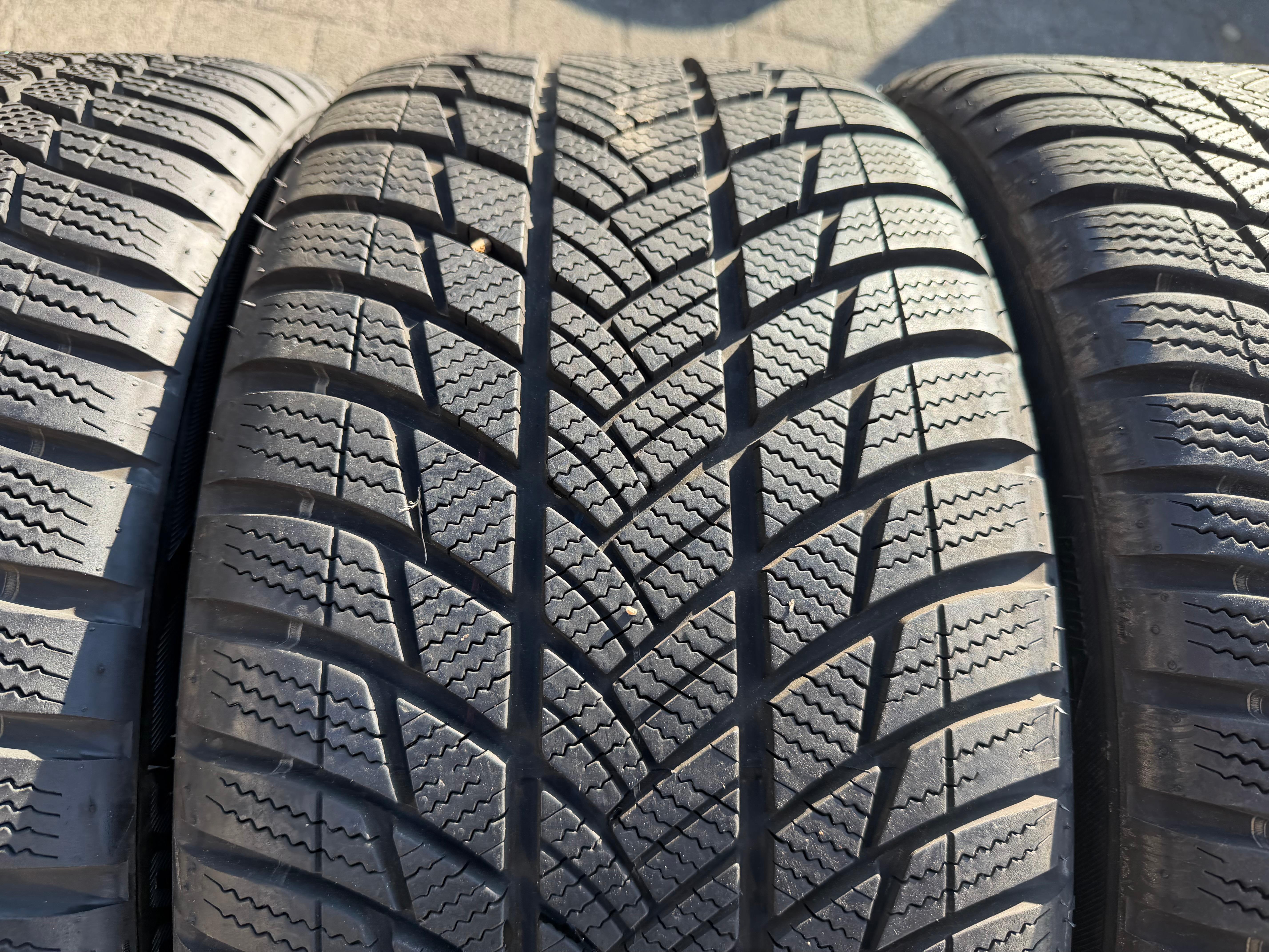 4 roues hiver en aluminium d’origine 18" Audi TT TTS 8S 8S0601025AN 245/40R18 93V Bridgestone