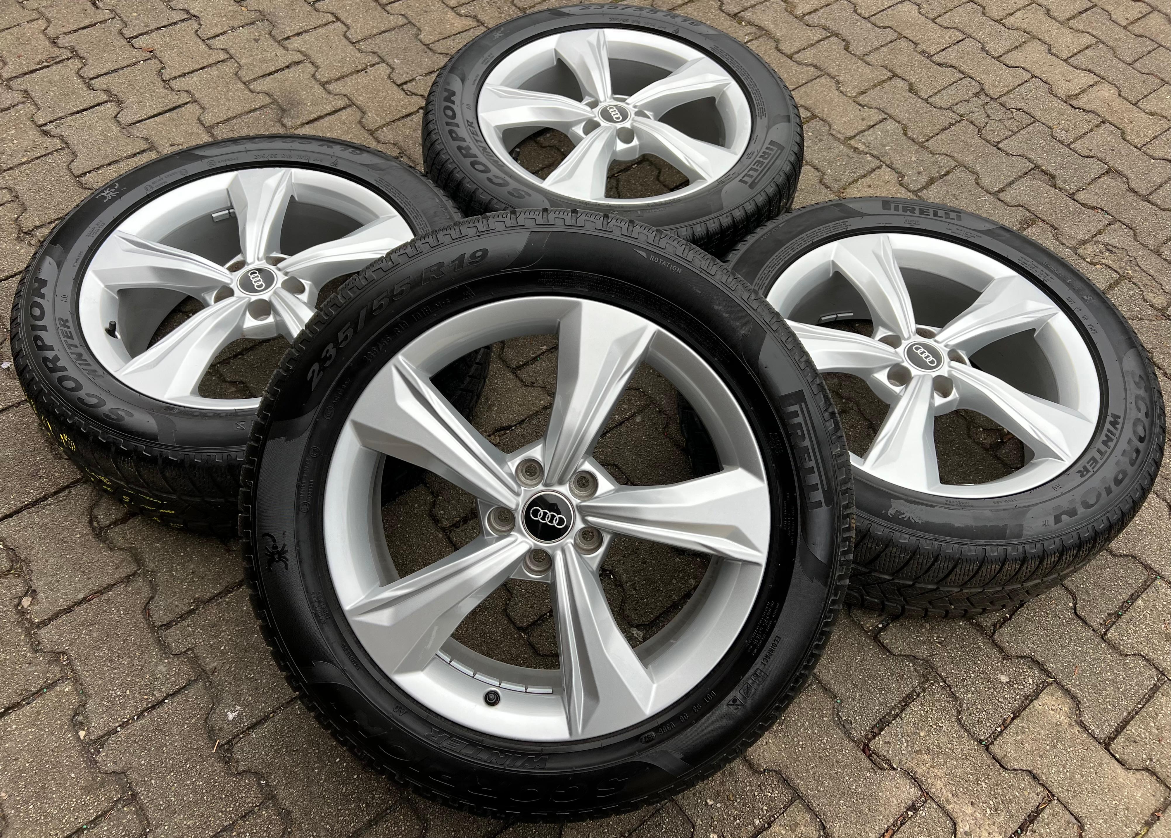4 ORIGINAL 19" ALU WINTERRÄDER AUDI Q5 SQ5 FY 80A601025K 235/55R19 101H 2022 FREIHAUS