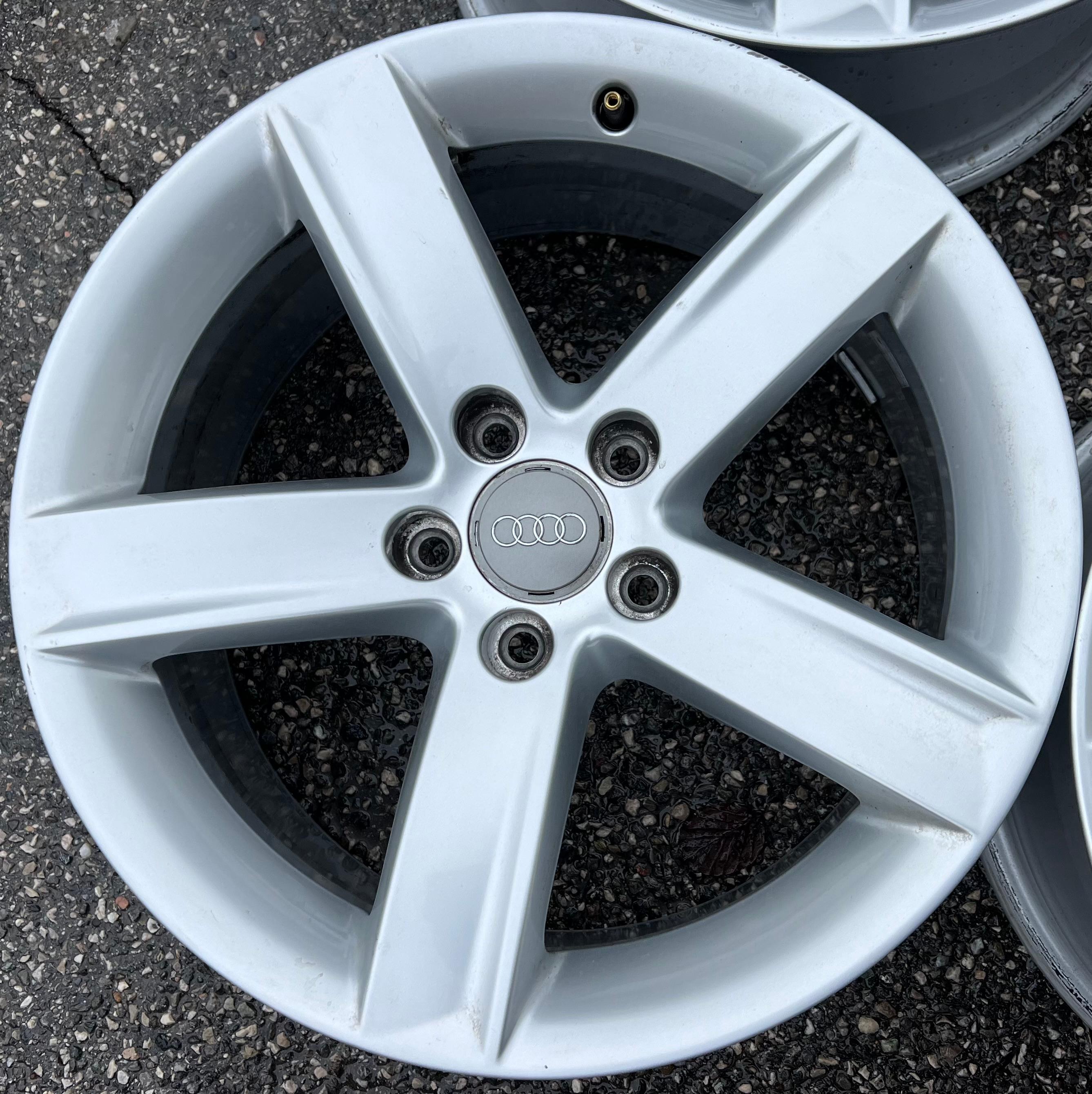 4 CERCHI ORIGINALI IN ALLUMINIO DA 17" AUDI A5 8T 8T0071497 CONSEGNA GRATUITA