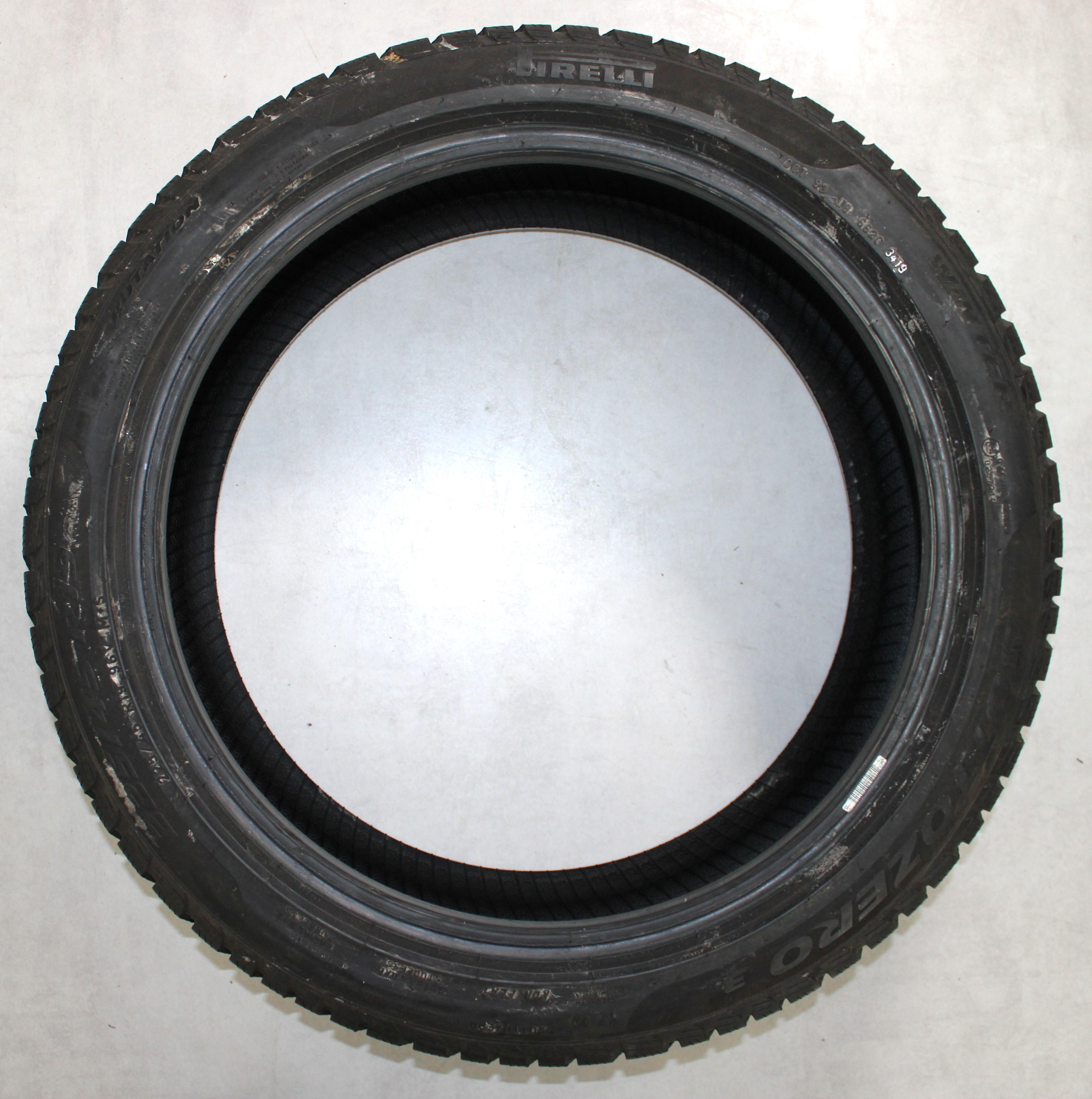 4 x 225/45R19 96V pneumatici invernali Pirelli Sottozero 3 Runflat 7-7,5mm 3x2019/1x2020 *
