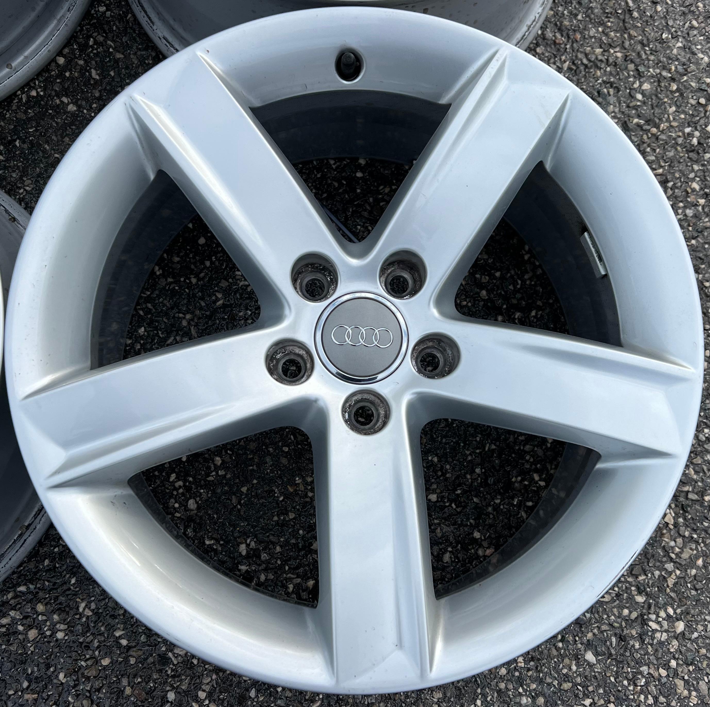 4 CERCHI ORIGINALI IN ALLUMINIO DA 17" AUDI A5 8T 8T0071497 CONSEGNA GRATUITA