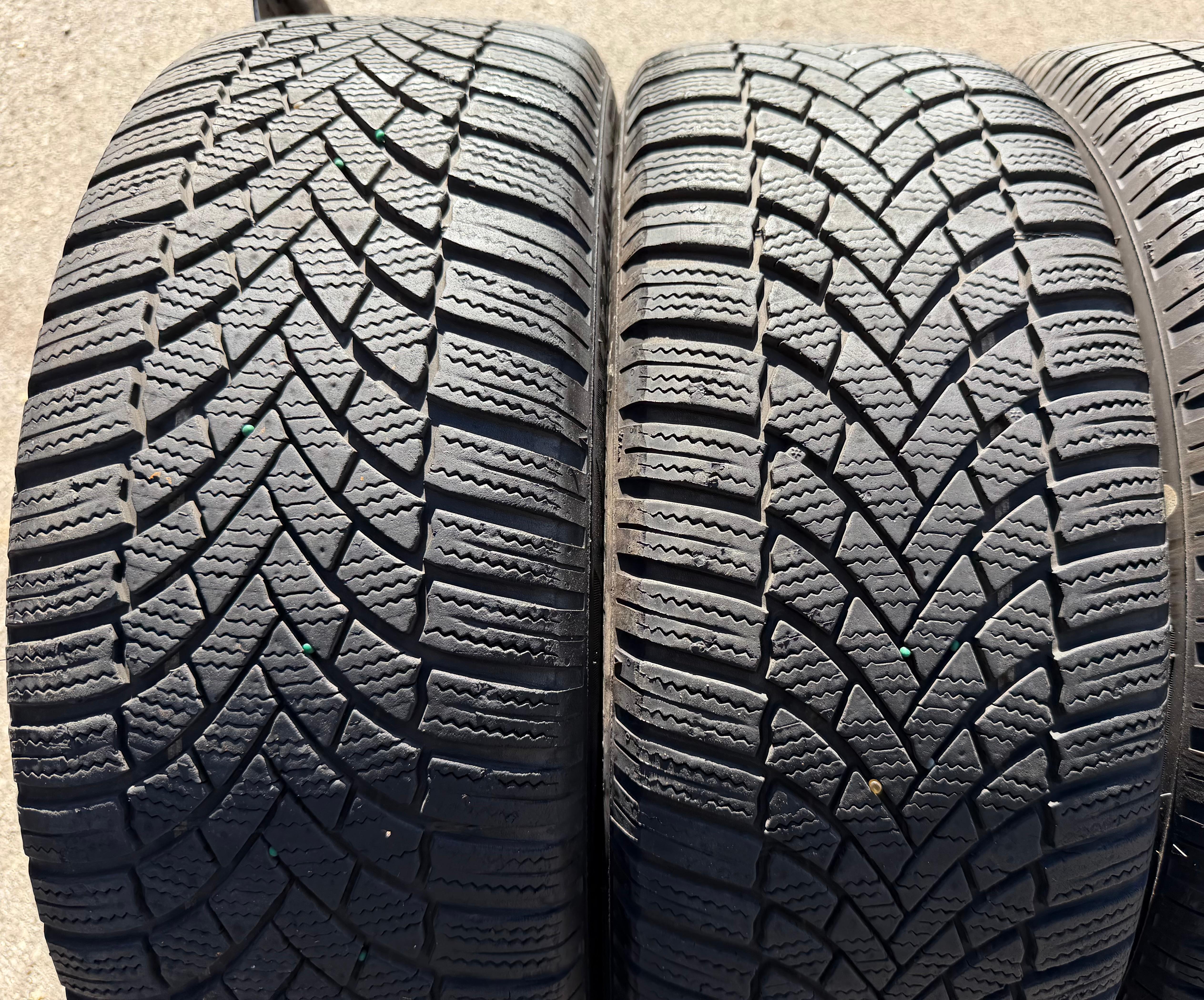 4 ruedas de invierno de aleación originales de 17" para Audi A3 S3 8Y 8Y0601025L 205/50R17 93H Bridgestone