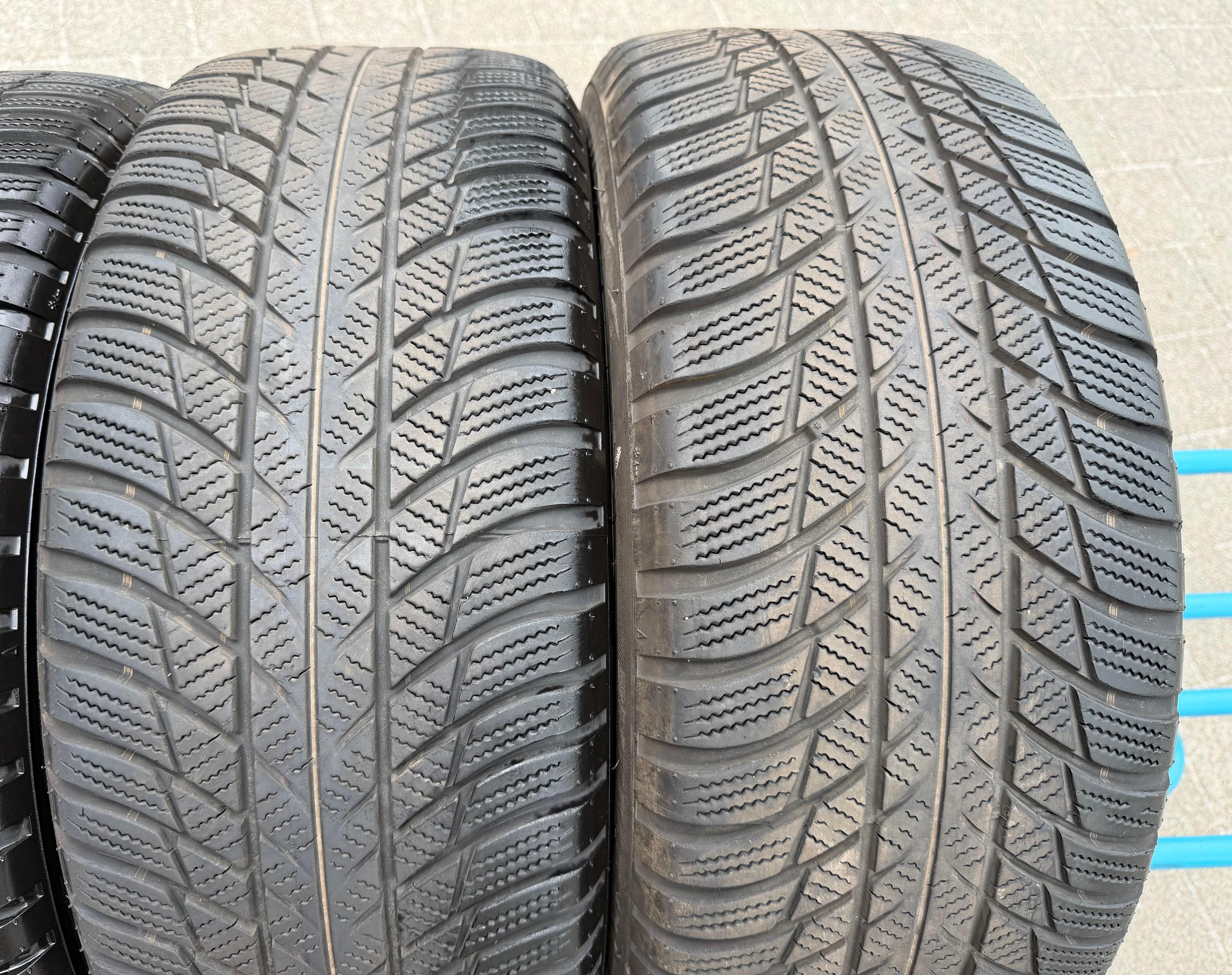 4 originele 17" aluminium wintervelgen voor Audi A4 B9 8W 8W0601025P 225/50R17 98H Bridgestone
