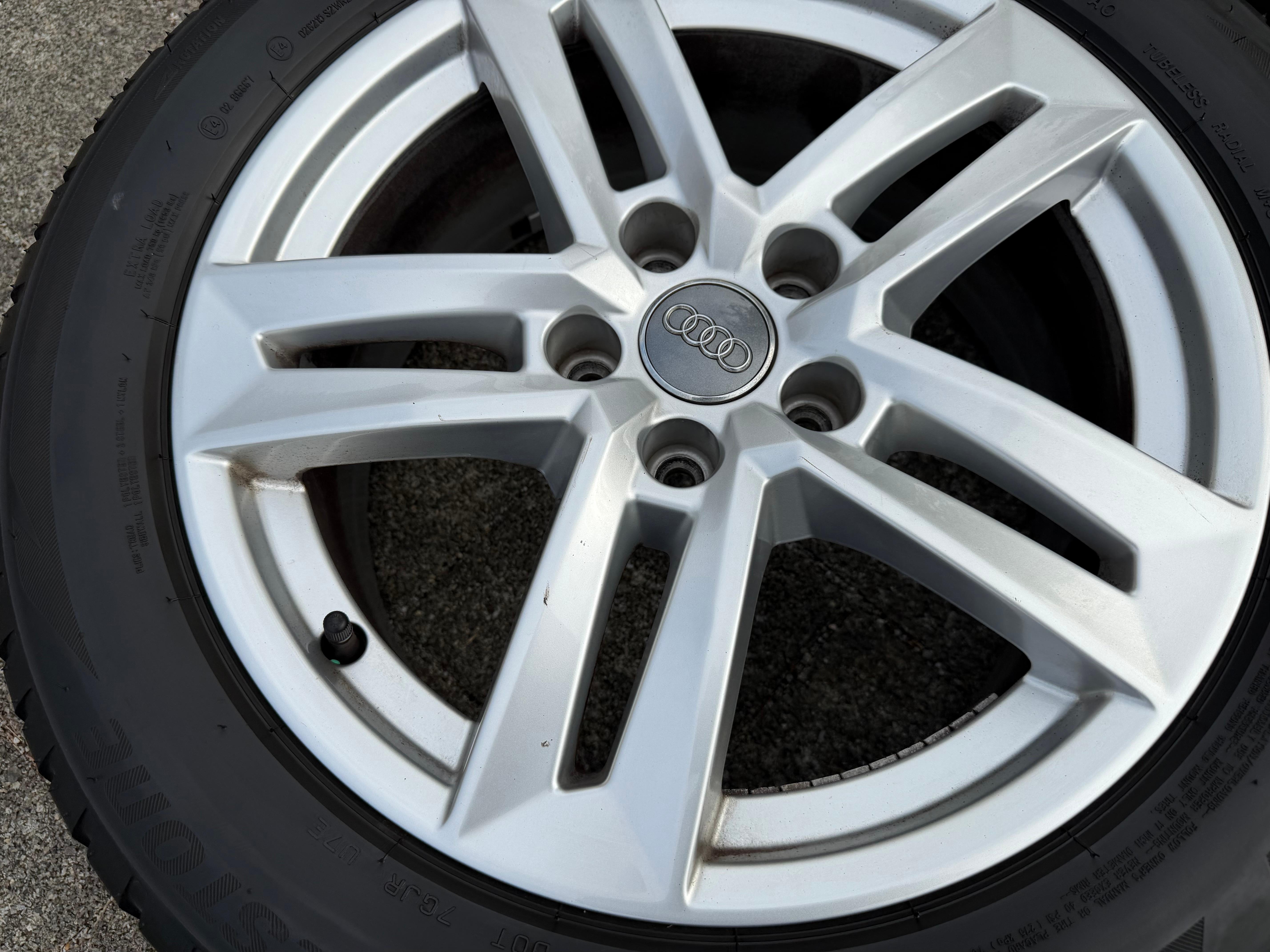 4 Original 17" Alufelgen Audi A4 8W B9 8W0601025P 7x17 ET42 Felgen