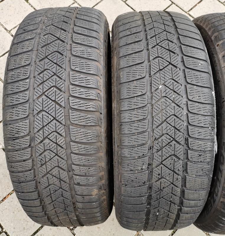 4 x 225/45R19 96V winterbanden Pirelli Sottozero 3 Runflat 2x 6,5-7mm en 2x 6mm 2019/2020