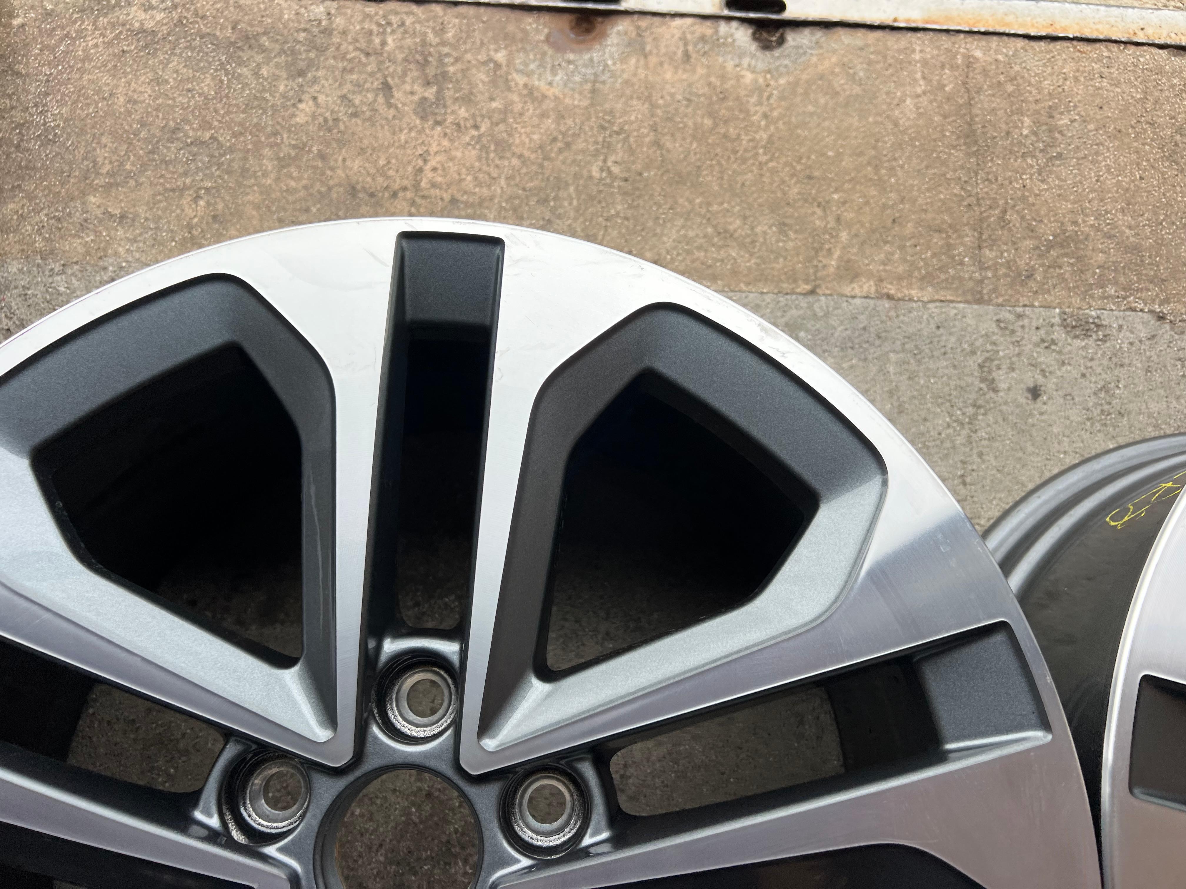 4 ORIGINAL 18" ALUFELGEN AUDI A3 S3 8Y 8Y0601025CE 8x18 ET46 FREIHAUS