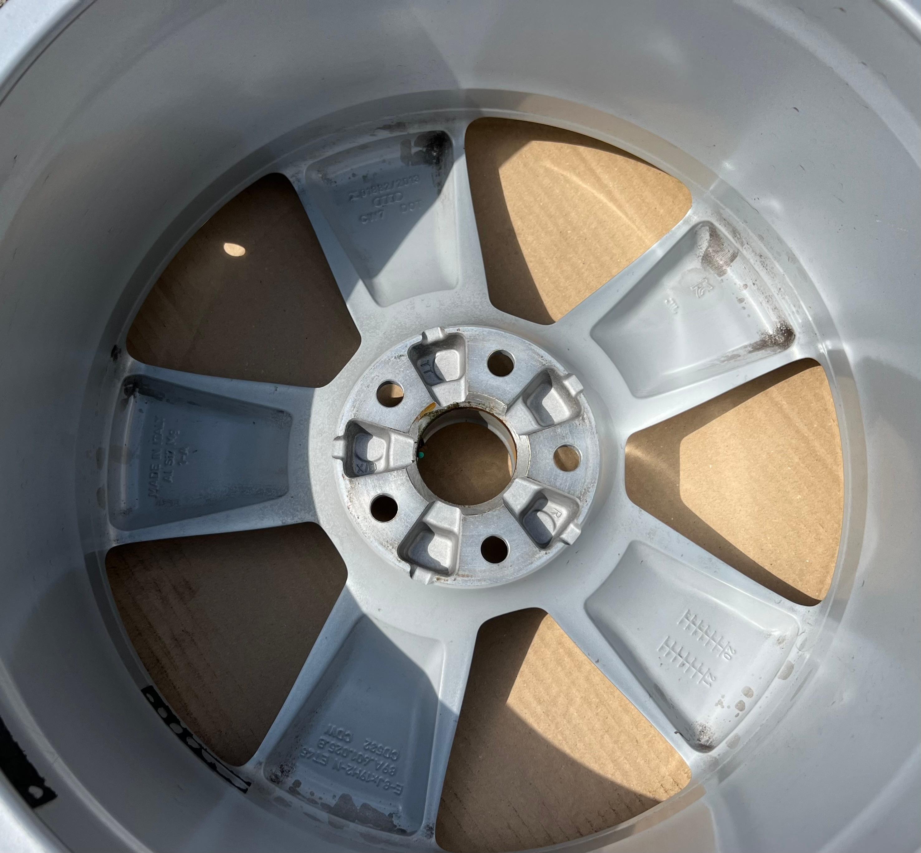 1 cerchio in lega originale da 19" per Audi Q4 e-tron, codice 89A601025B, 8x19 ET45, spedizione gratuita