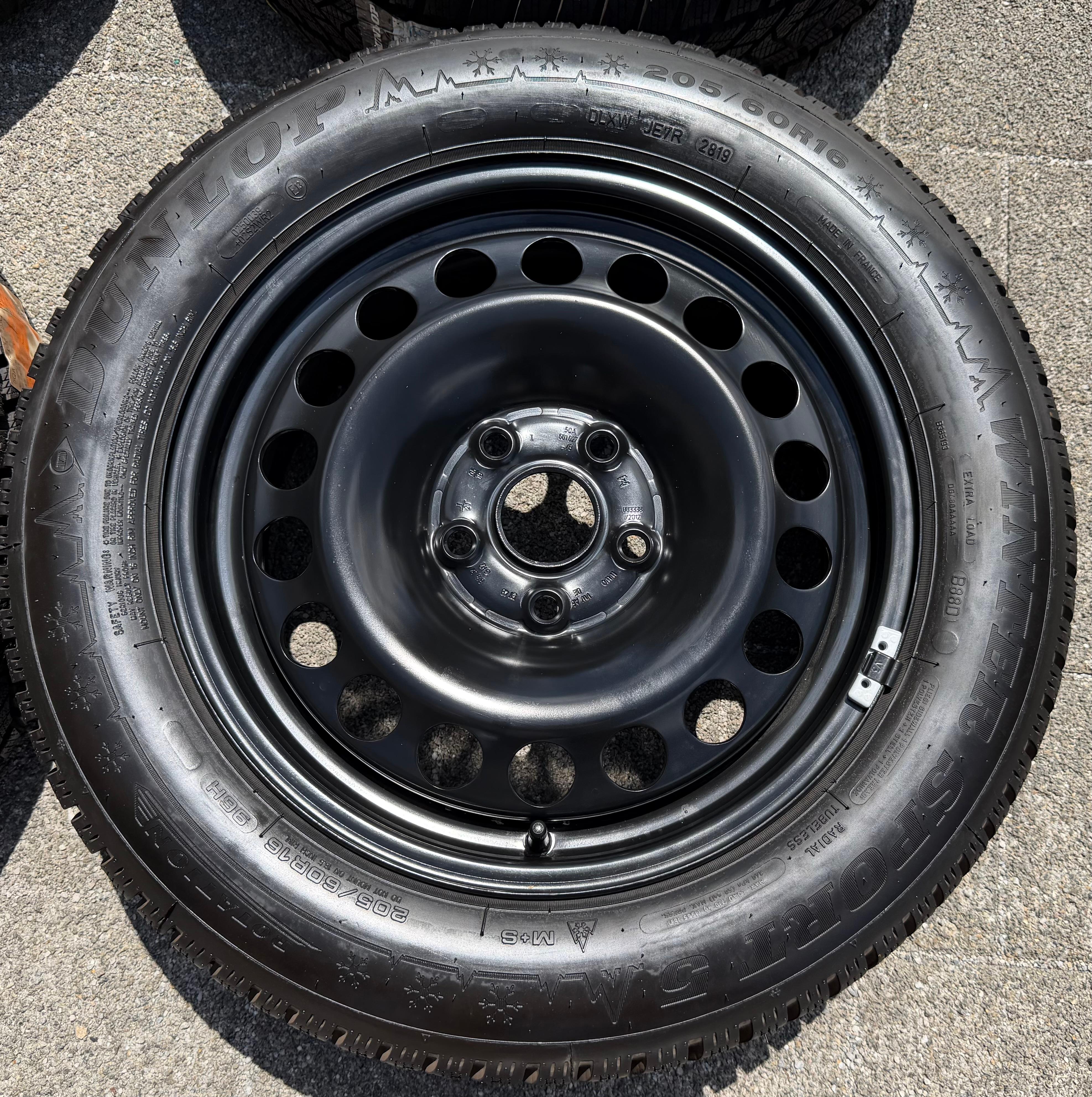 4 WINTERBANDEN VW TOURAN II 5T 205/60R16 96H 5QA601027/B DUNLOP GRATIS VERZENDING