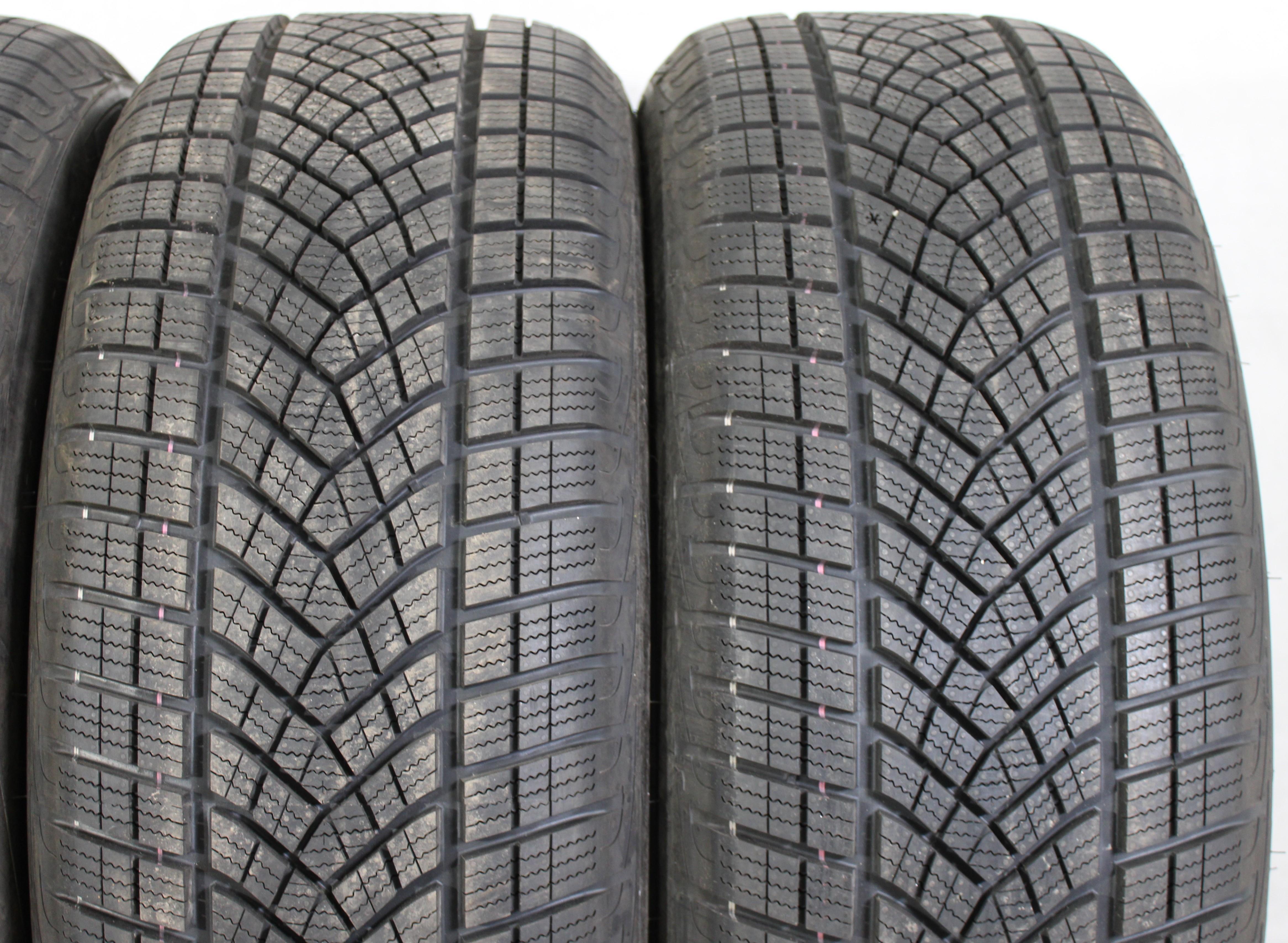 4 x 255/55R19 111H Winterreifen Goodyear Ultra Grip Performance GEN-1 7,5-8mm 2018 AO