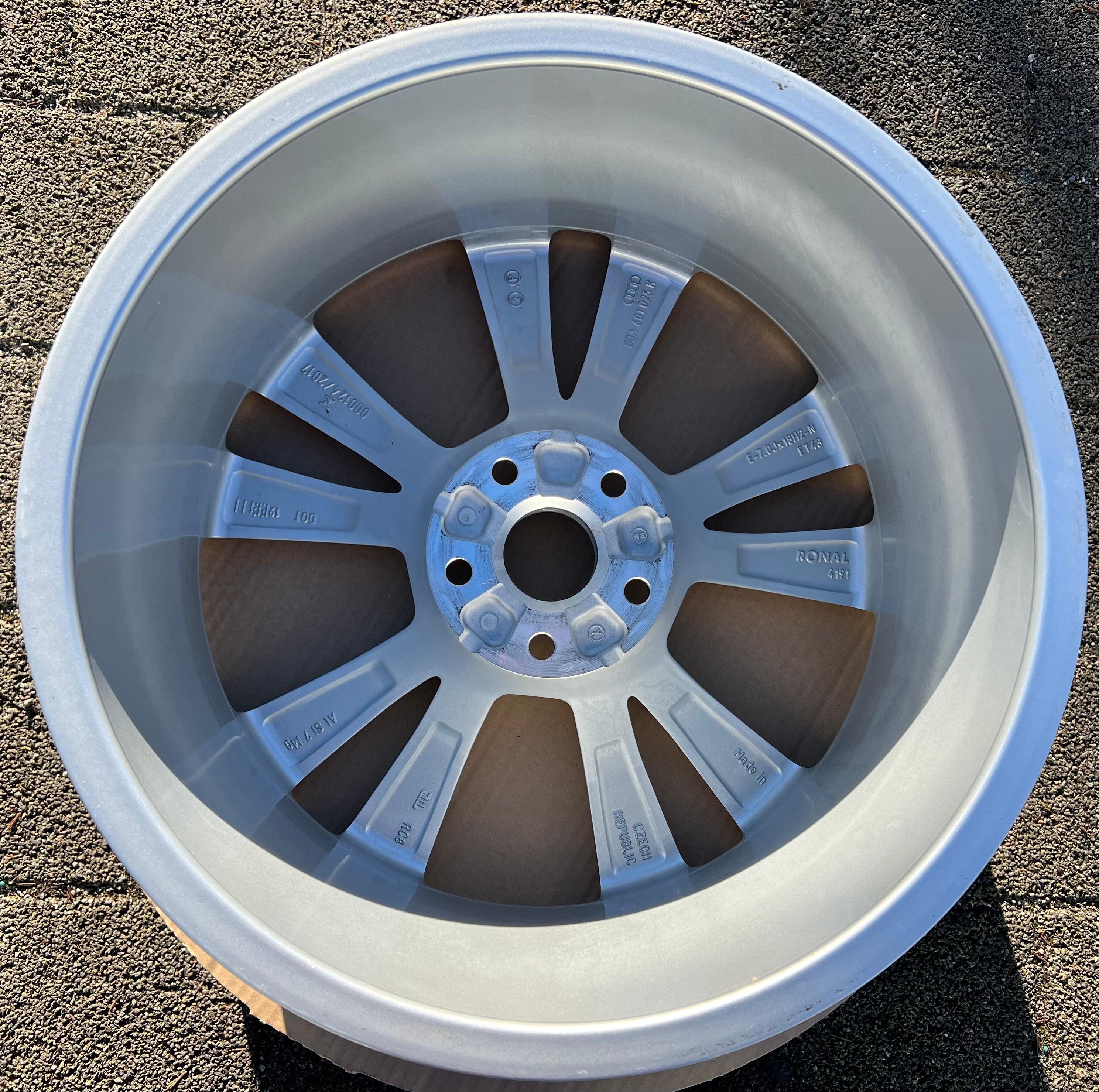 1 llanta de aluminio original de 18" para Audi Q3 F3 (83A601025K), 7x18, ET43, envío gratuito