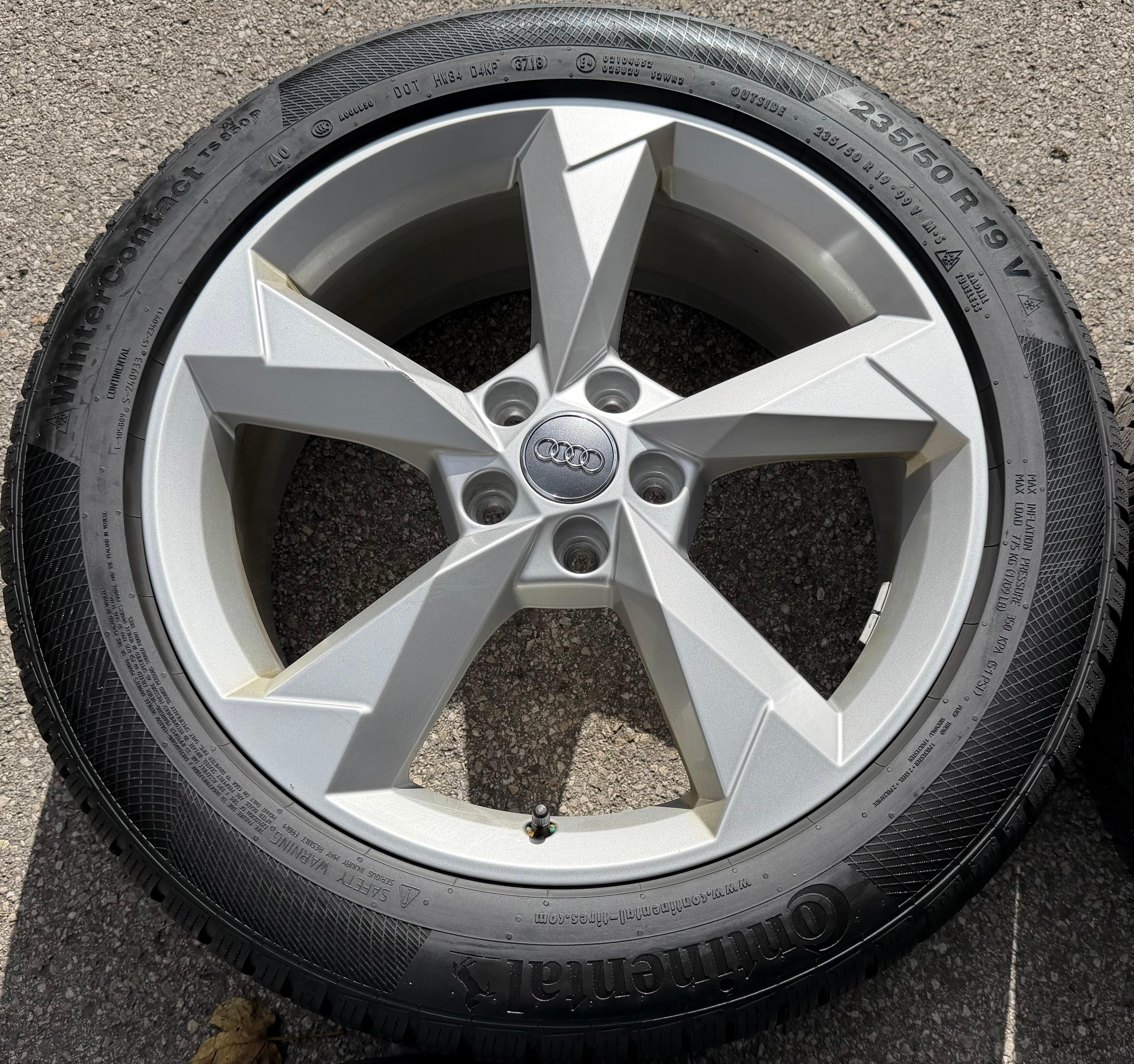 4 ruedas de invierno de aleación originales de 19" para Audi Q3 F3B 83A 83A601025N 235/50R19 99V