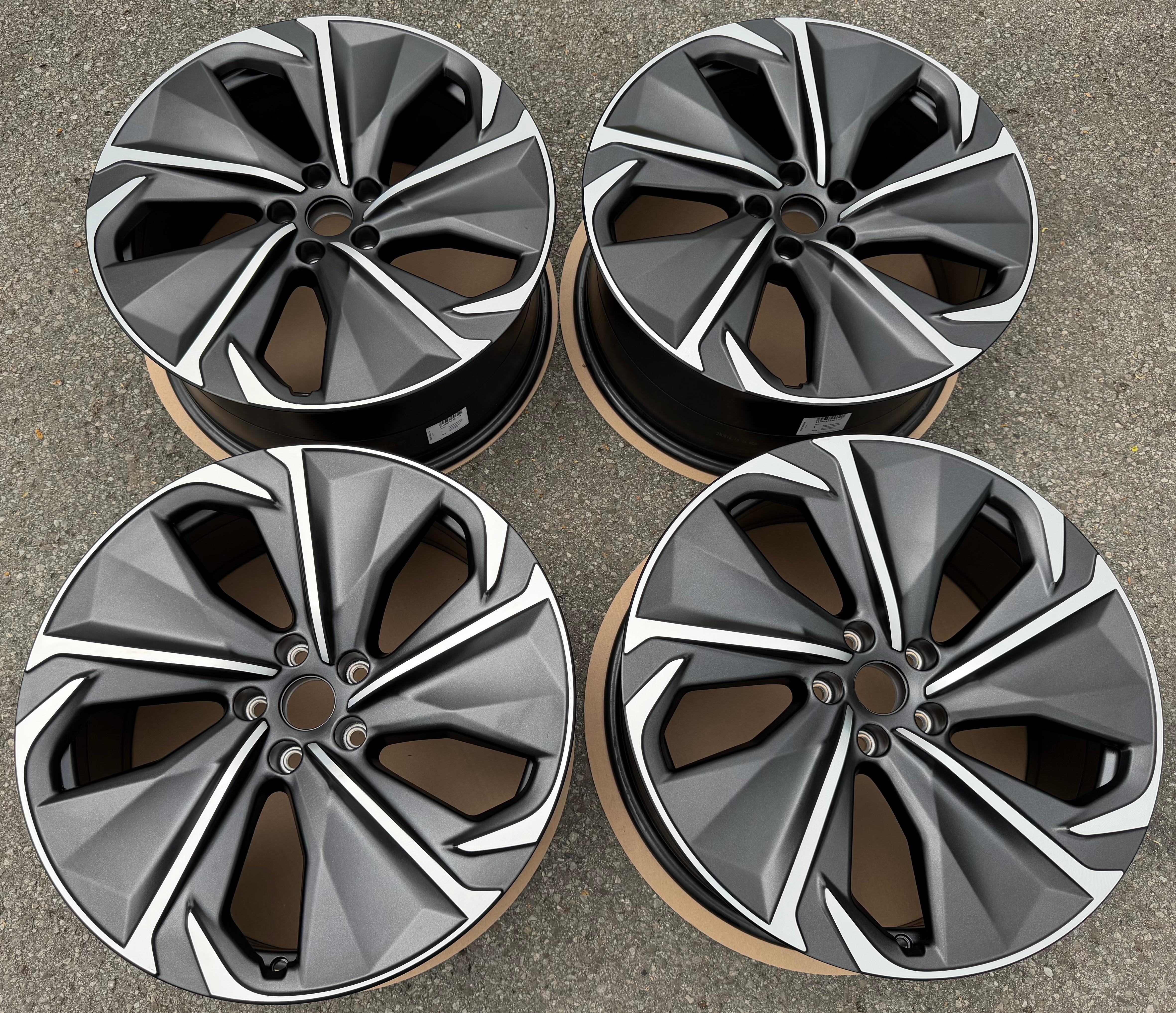 4 cerchi in lega originali da 20" Cupra Tavascan KR1 9x20 ET42 11H601025C, spedizione gratuita