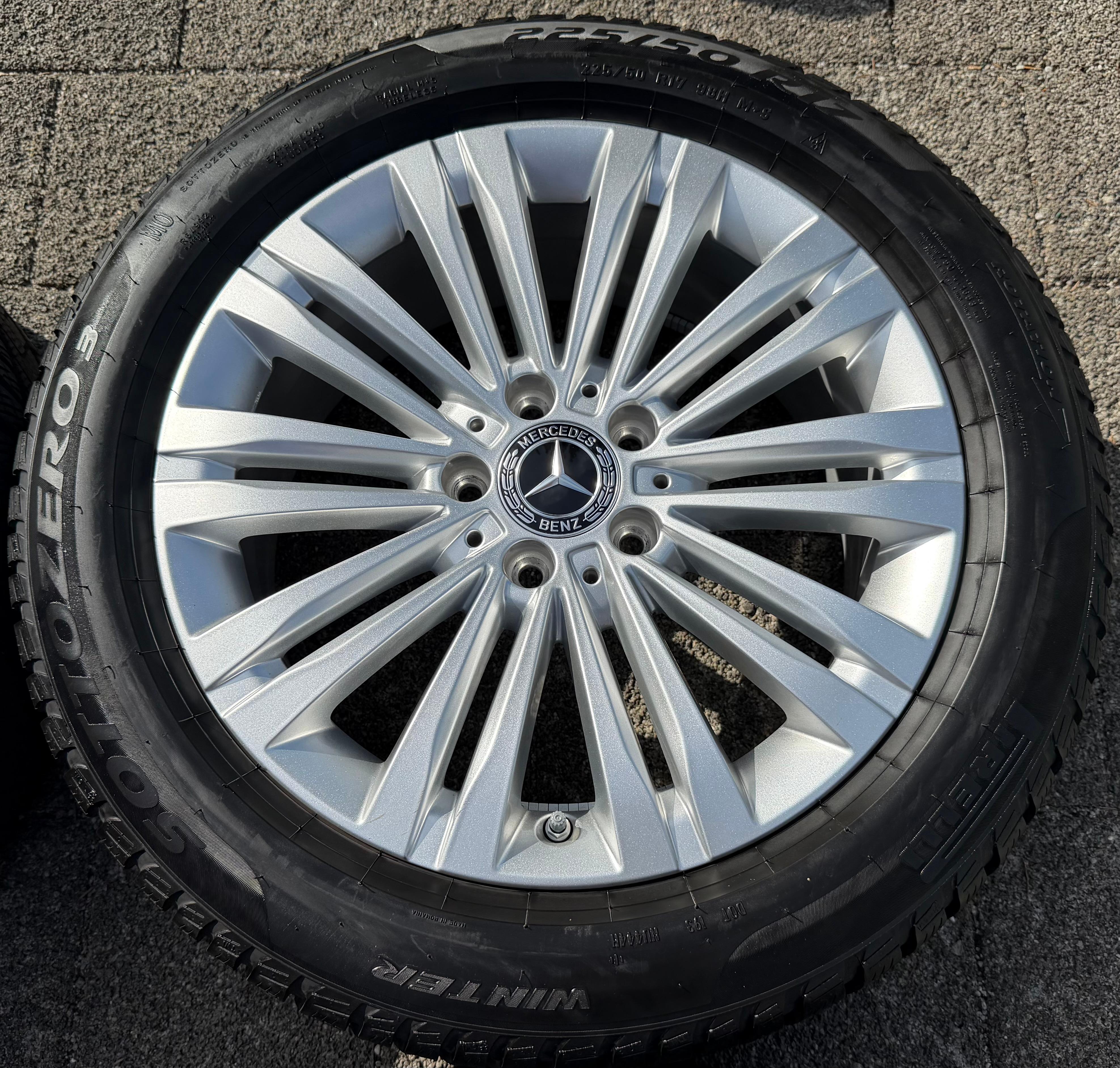 4 Original 17" Alu Winterräder Mercedes C-Klasse W206 A2064014400 2024 Pirelli