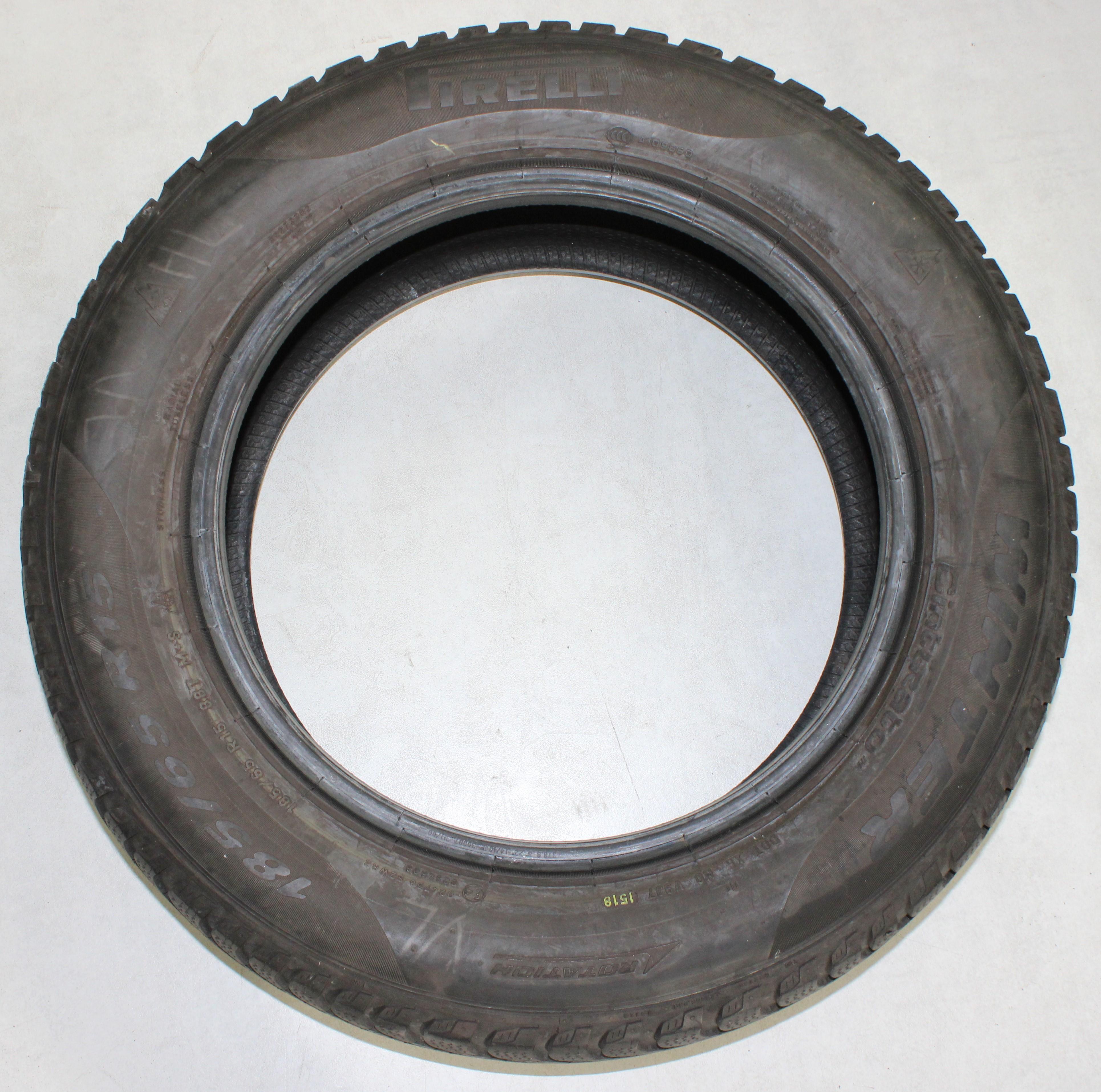 4 x 185/65R15 88T Winterreifen Pirelli Winter Cinturato 1x5,5mm/3x7,5-8mm 1x2018/3x2020