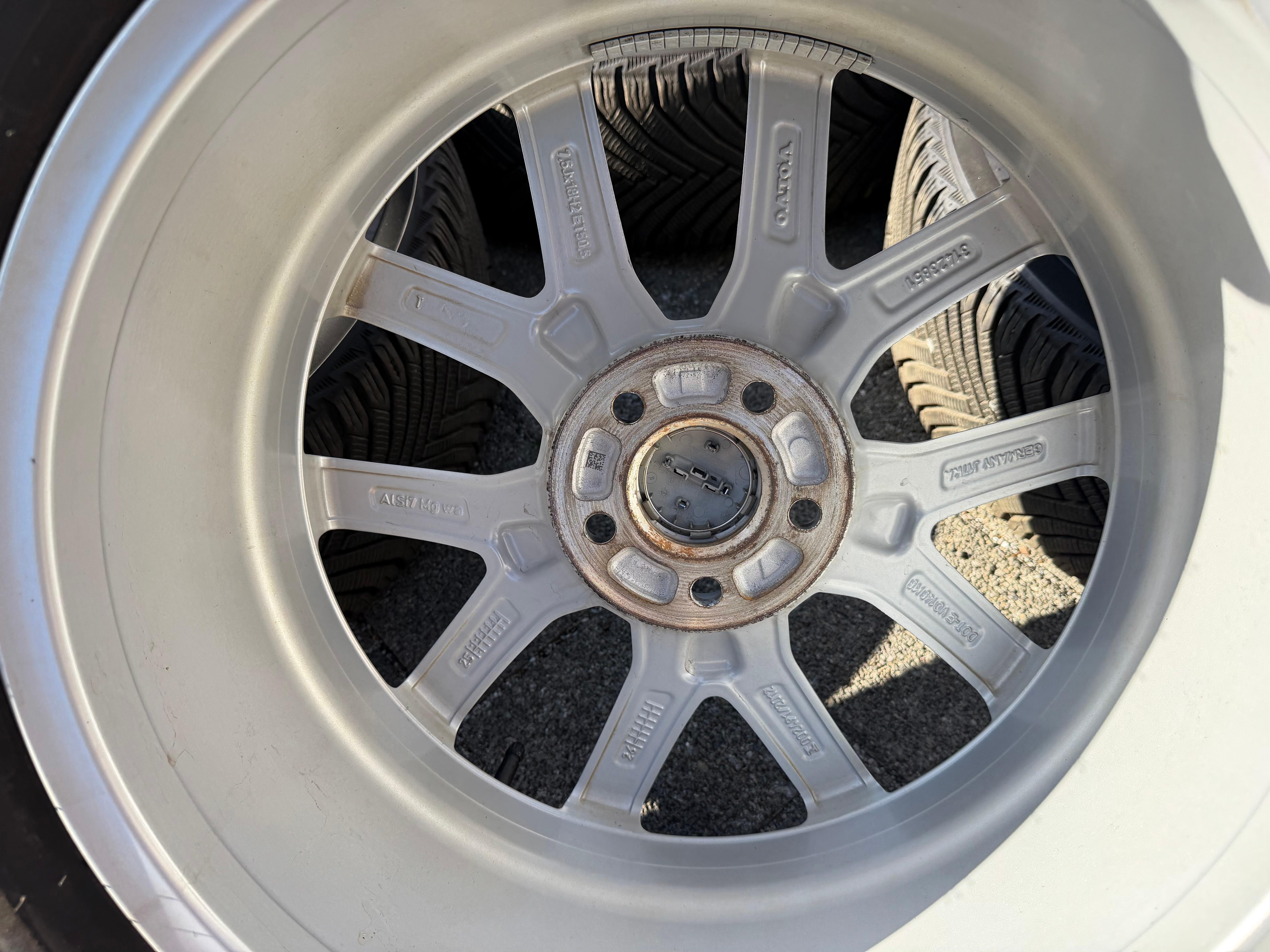 4 Original 18" Alu Winterräder Volvo XC60 II 31423851 235/60R18 107H Michelin 2025